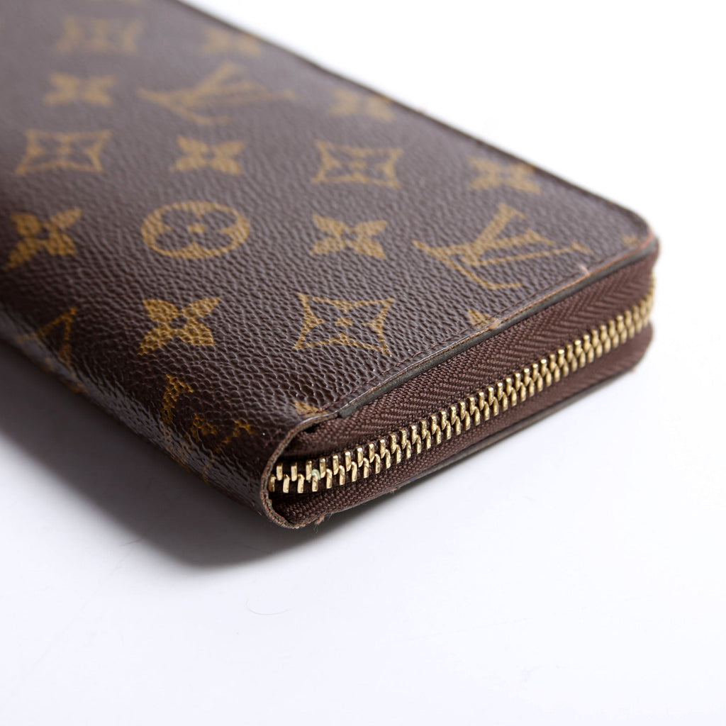 Zippy Wallet Monogram