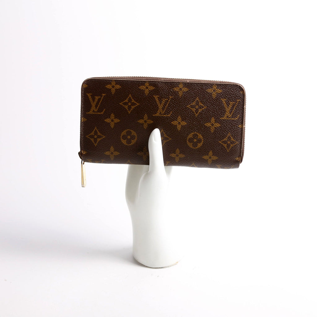 Zippy Wallet Monogram