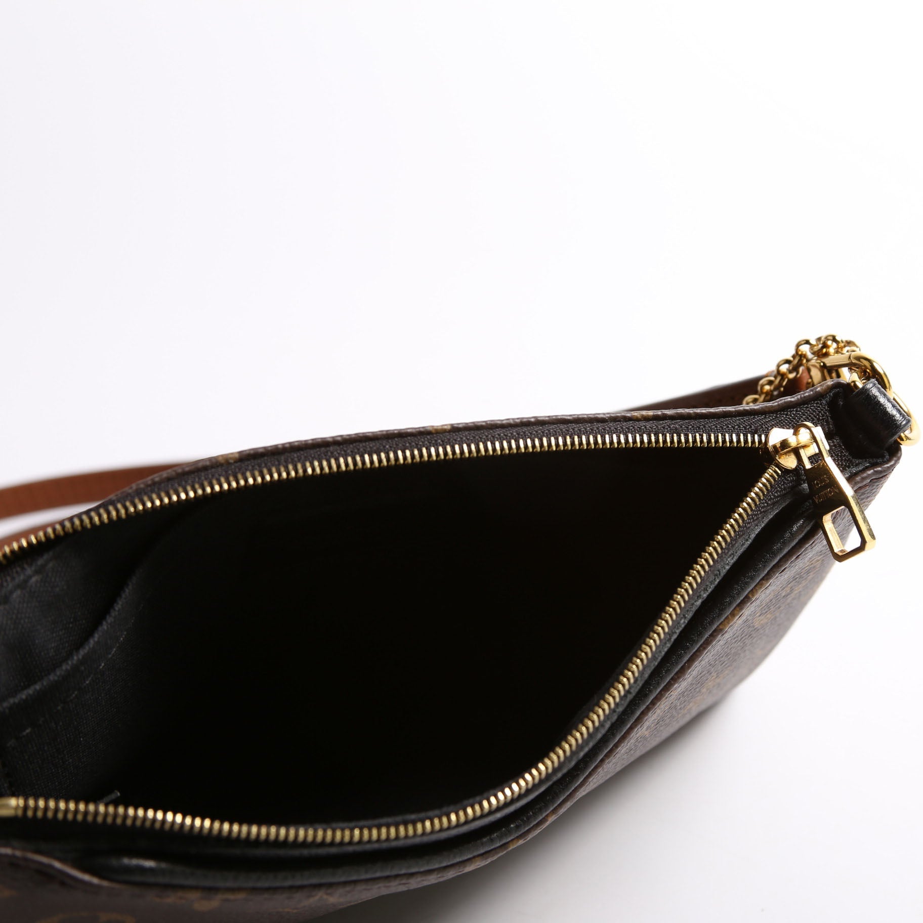 Pallas Clutch Monogram
