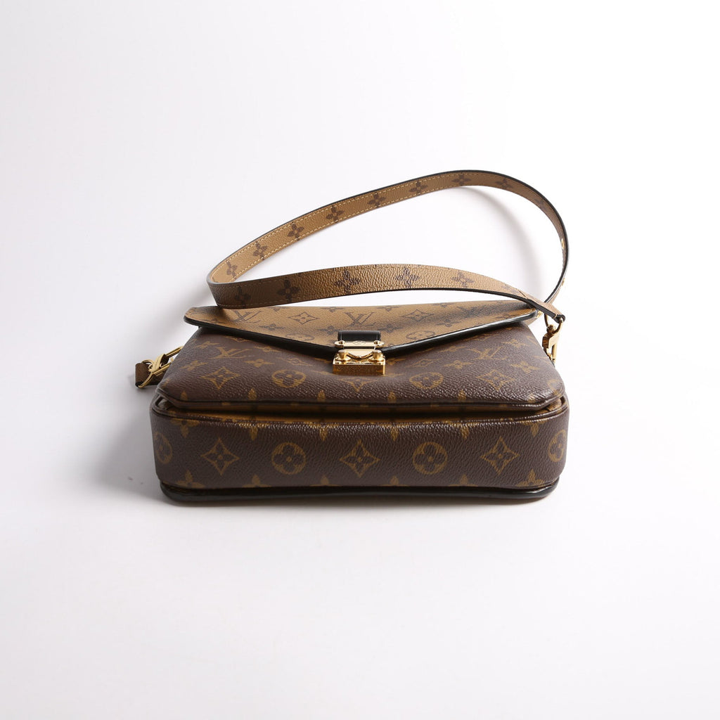 Pochette Metis Reverse Monogram