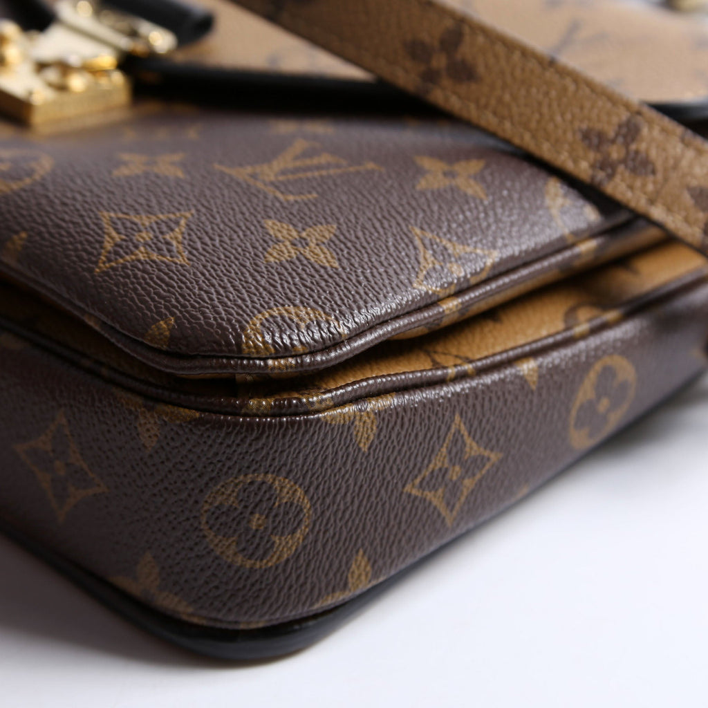 Pochette Metis Reverse Monogram