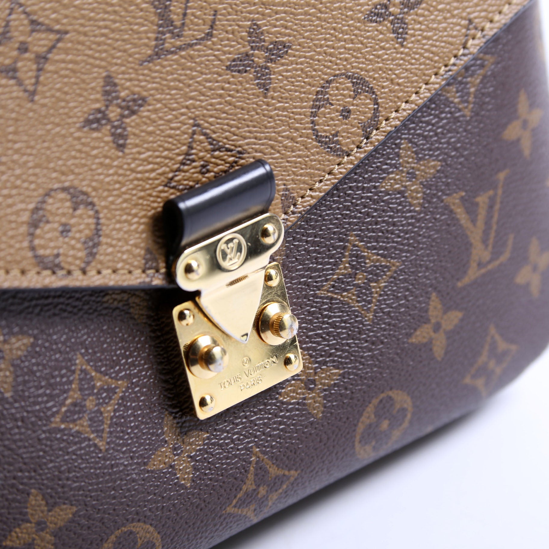 Pochette Metis Reverse Monogram