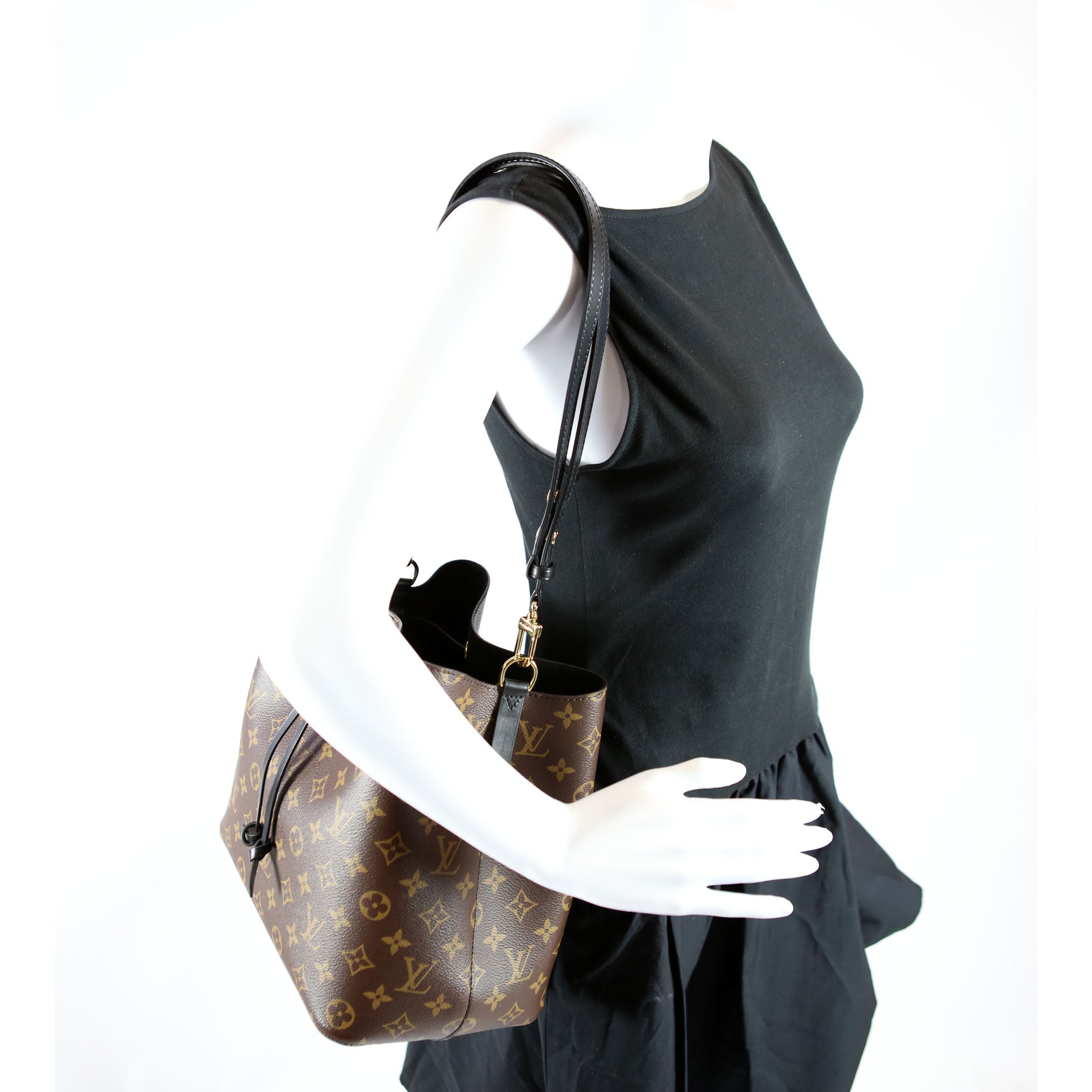 Neonoe Monogram Black