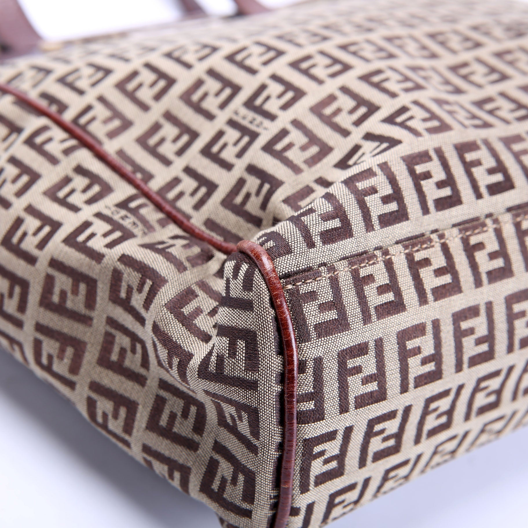 8BH174 Zucchino Fabric Tote Vintage Brown