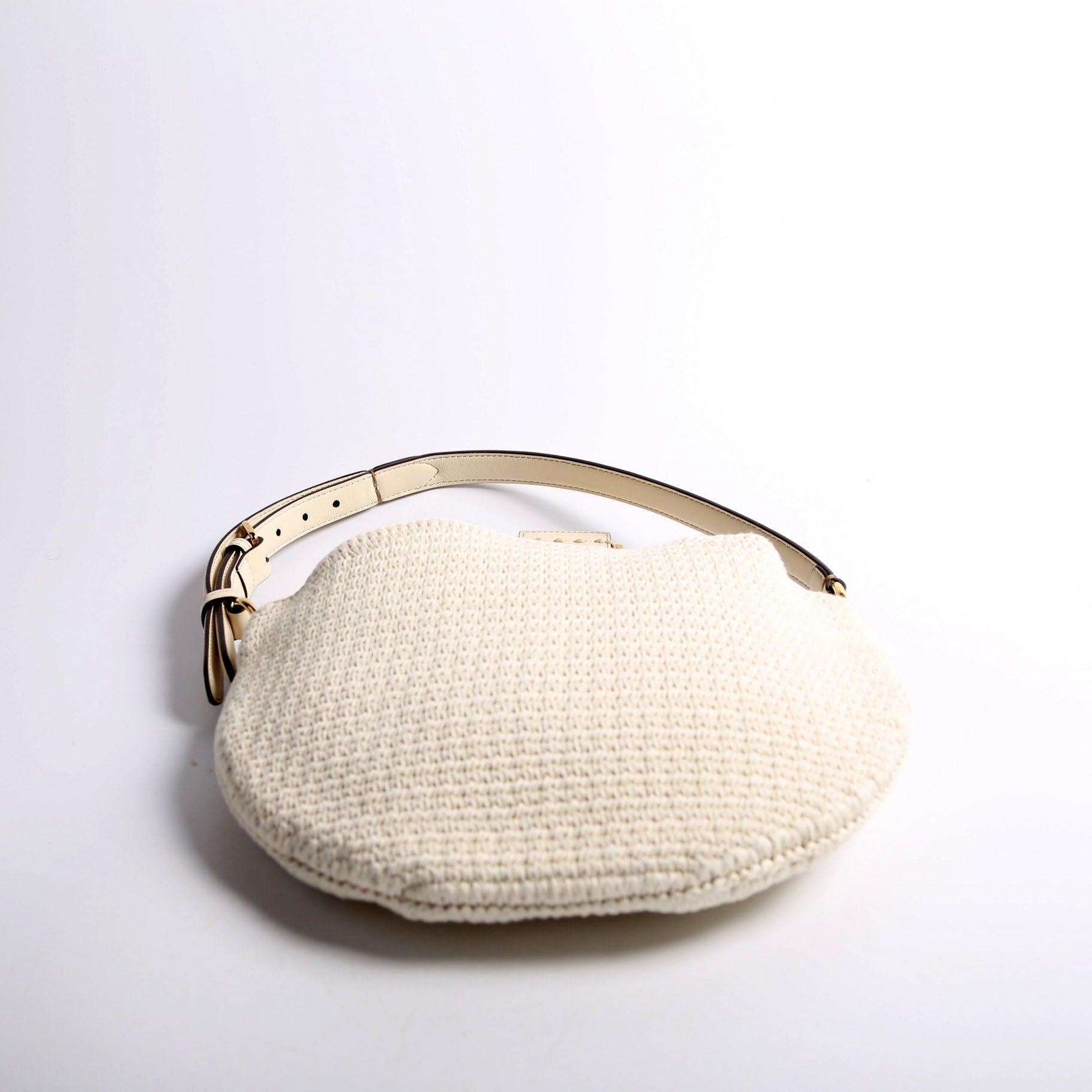 8BR790 Croissant Crochet Cream