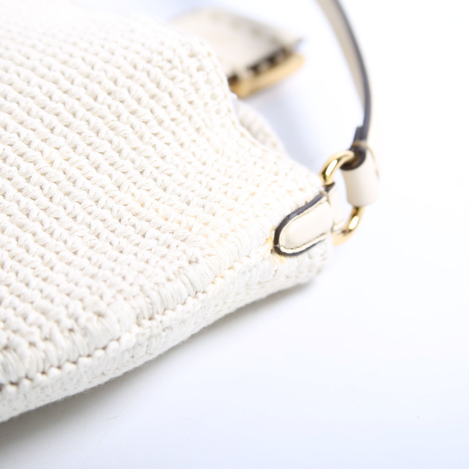 8BR790 Croissant Crochet Cream