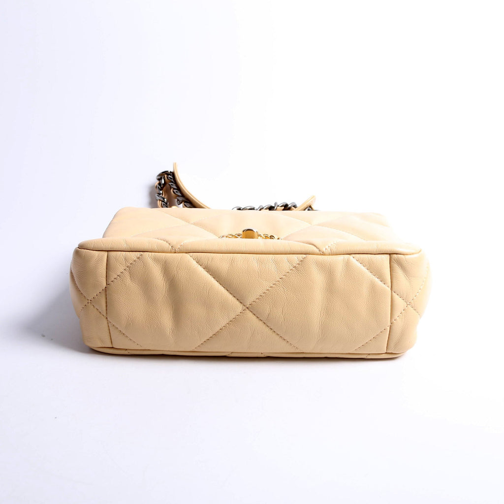 Quilted Goatskin 19 Medium Flap 30M Tan