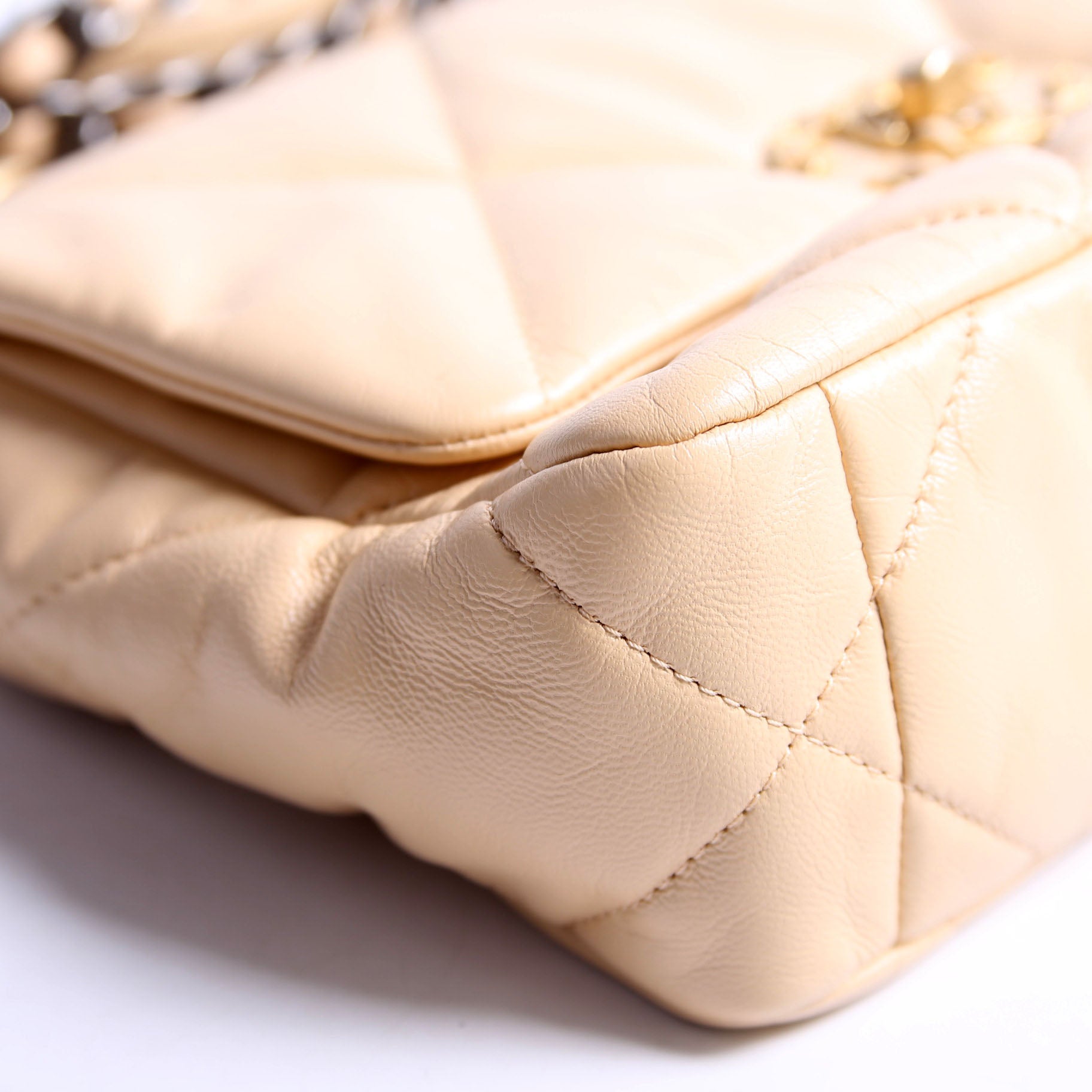 Quilted Goatskin 19 Medium Flap 30M Tan