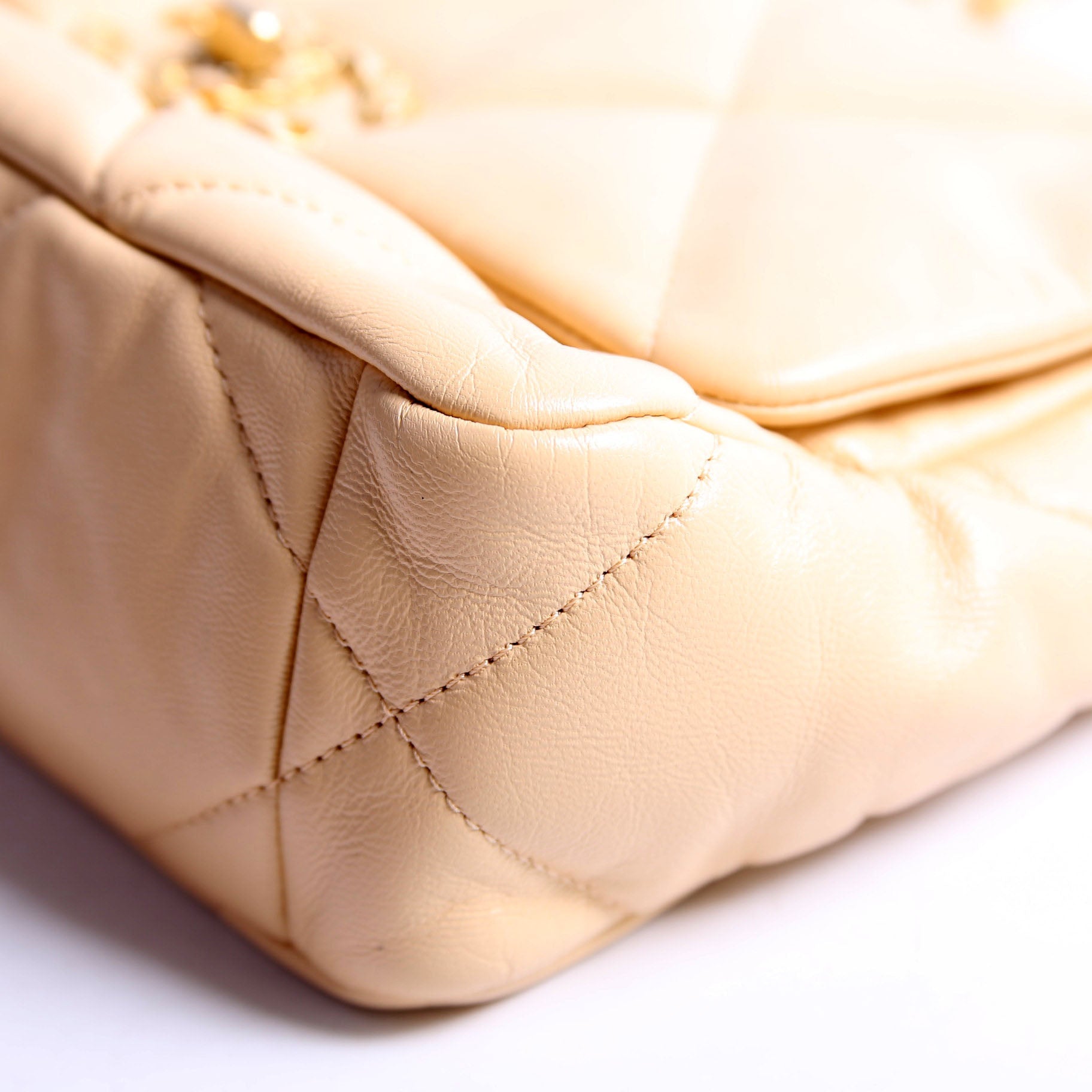 Quilted Goatskin 19 Medium Flap 30M Tan