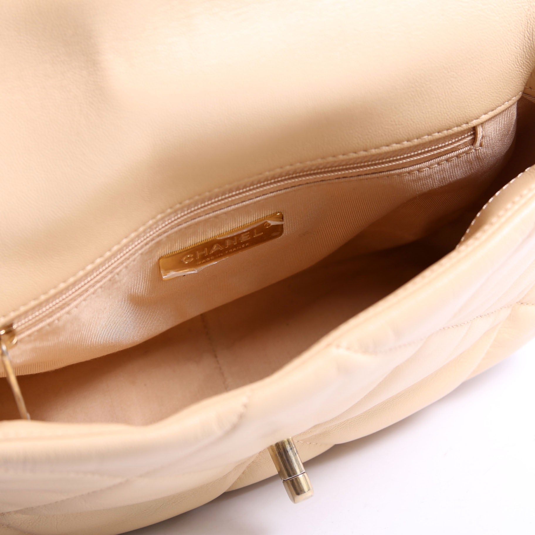 Quilted Goatskin 19 Medium Flap 30M Tan