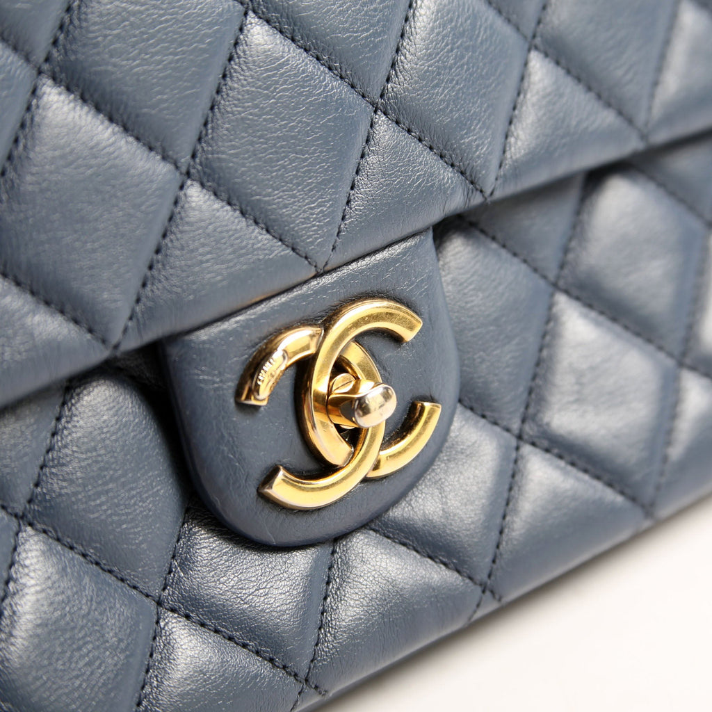 CC Crown Flap Bag Lambskin 18M Navy