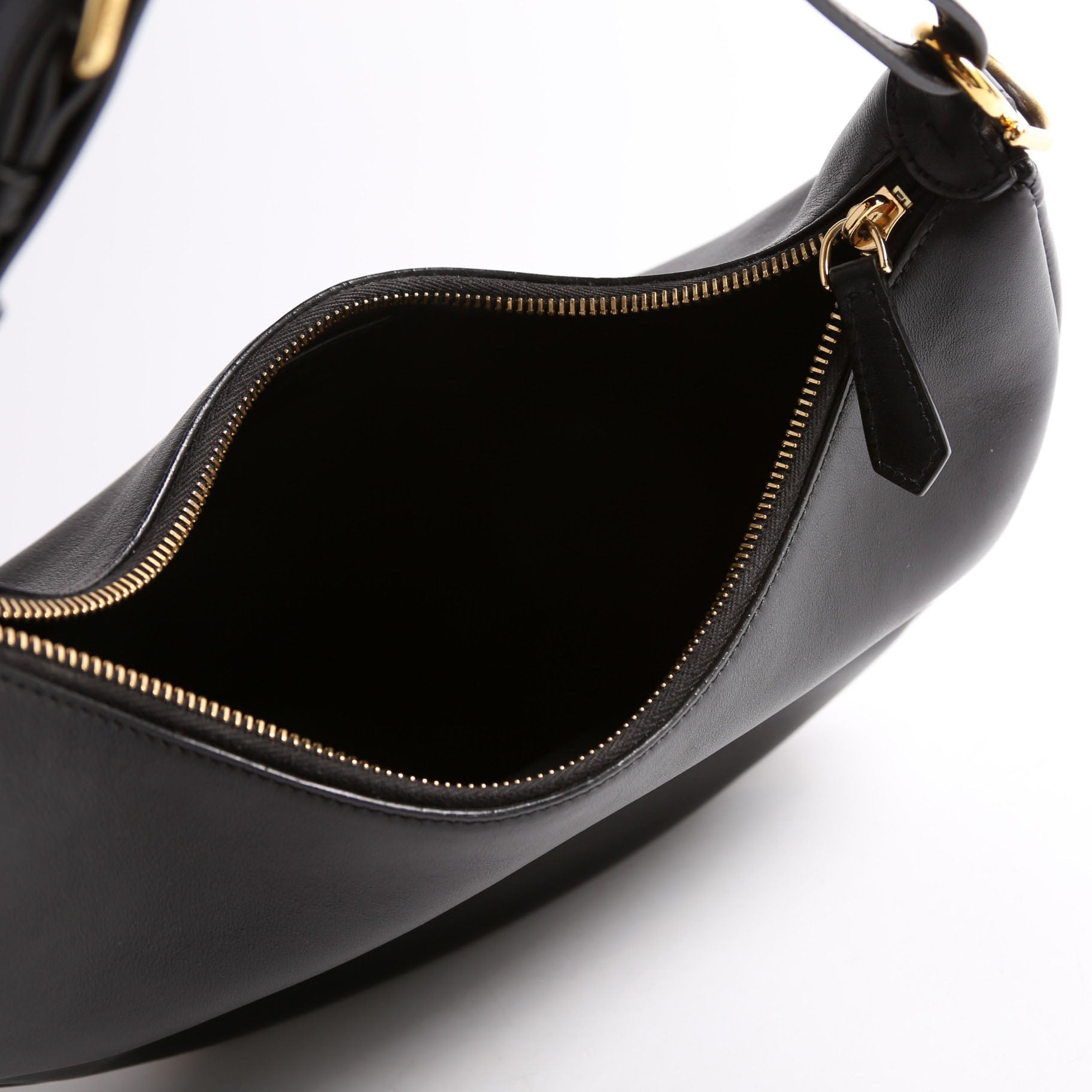 8BR798 Fendigraphy Small Leather Hobo Black