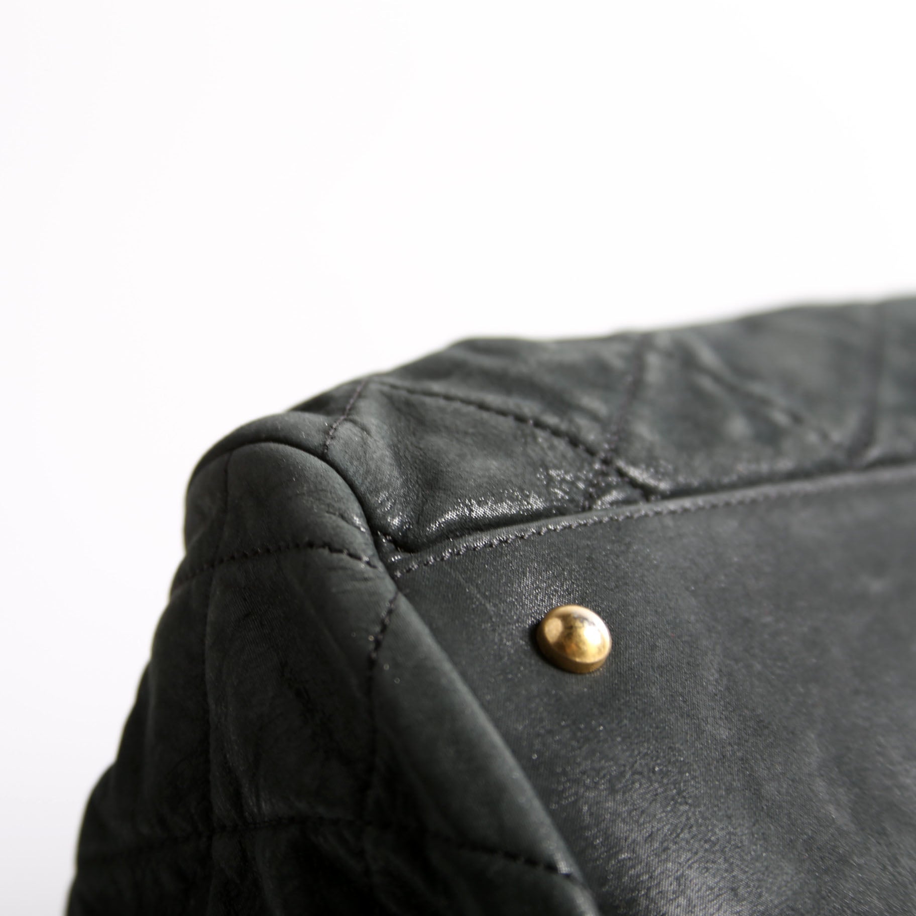 Chic Quilted Bowling Bag Iridescent Lambskin 15M Black/Gold
