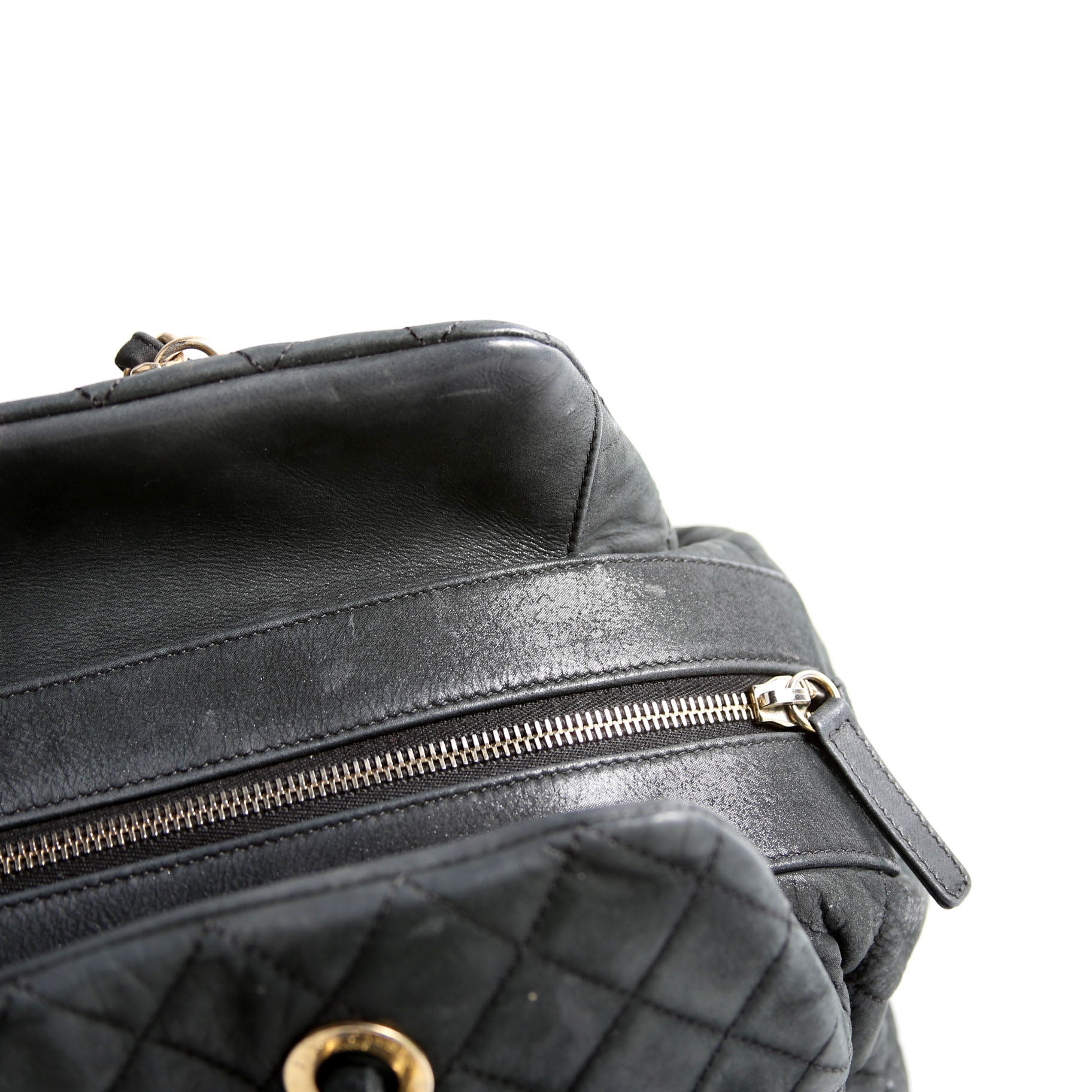 Chic Quilted Bowling Bag Iridescent Lambskin 15M Black/Gold