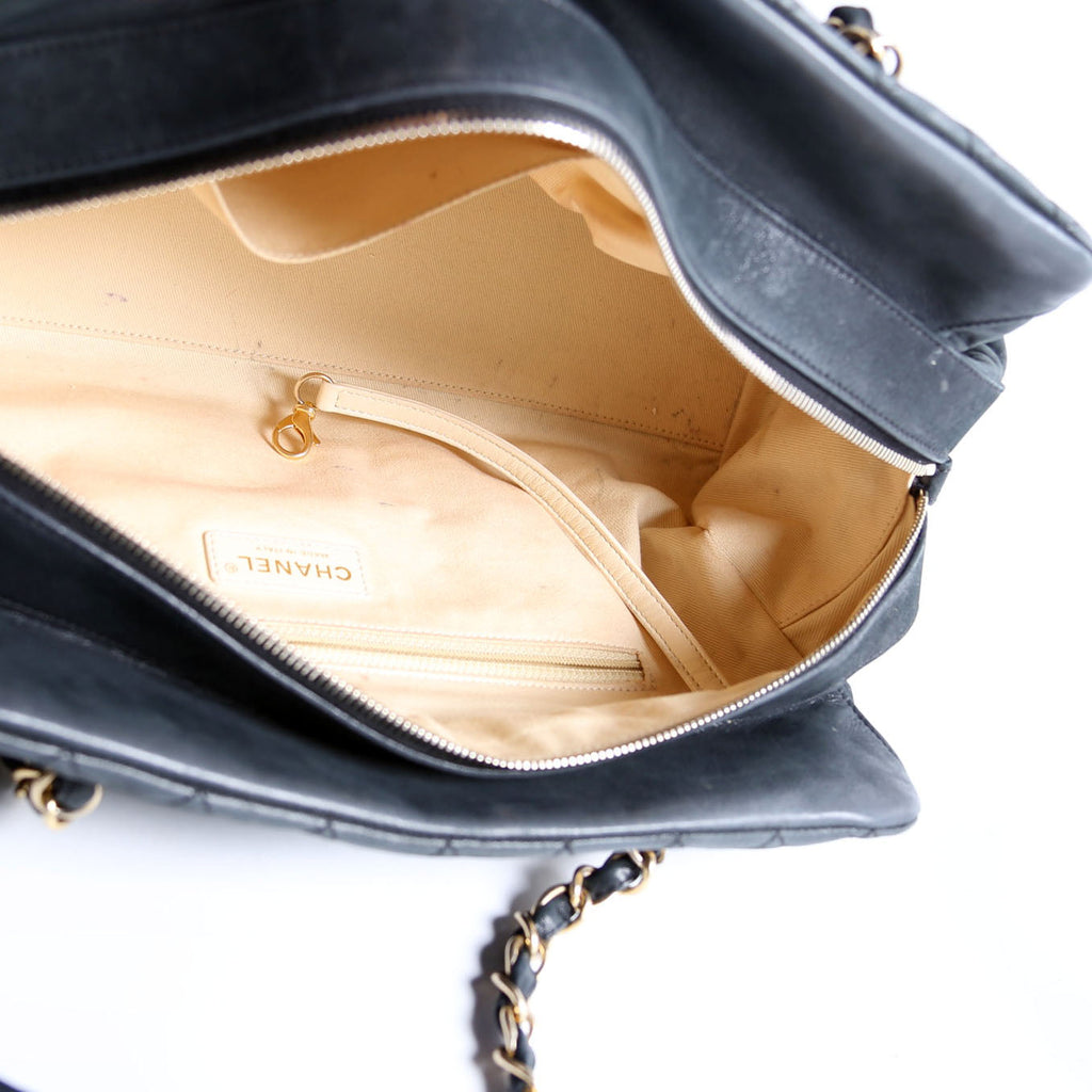 Chic Quilted Bowling Bag Iridescent Lambskin 15M Black/Gold