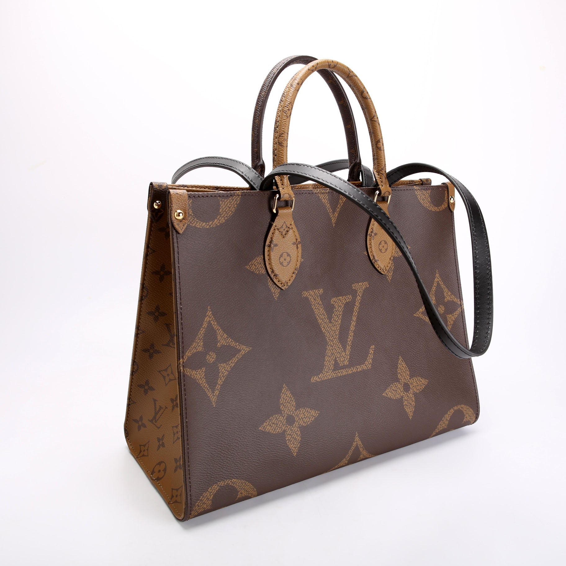ONTHEGO MM Monogram Reversed Monogram