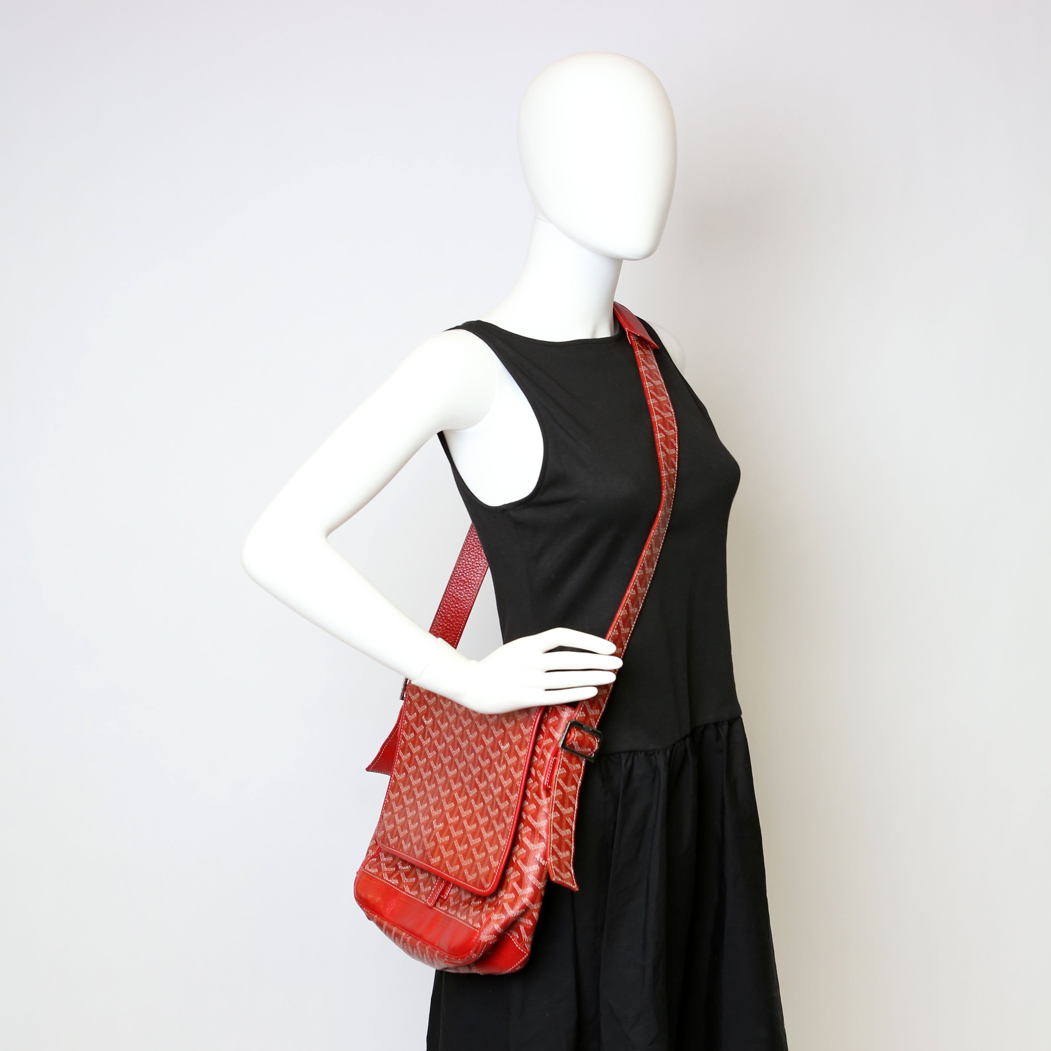 Grand Bleu MM Goyardine Red