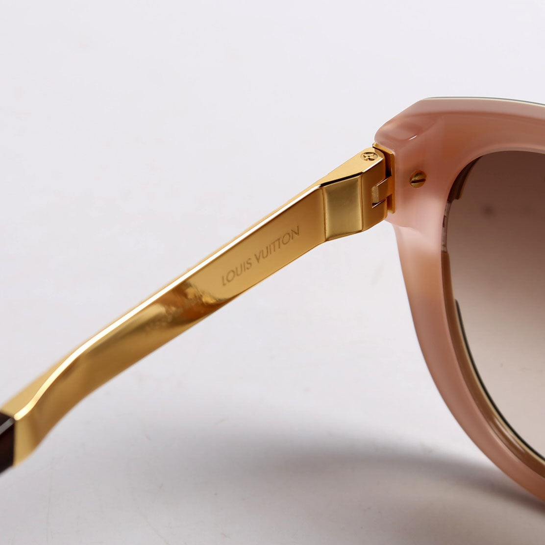 Z1858E Petit Soupcon Cat Eye