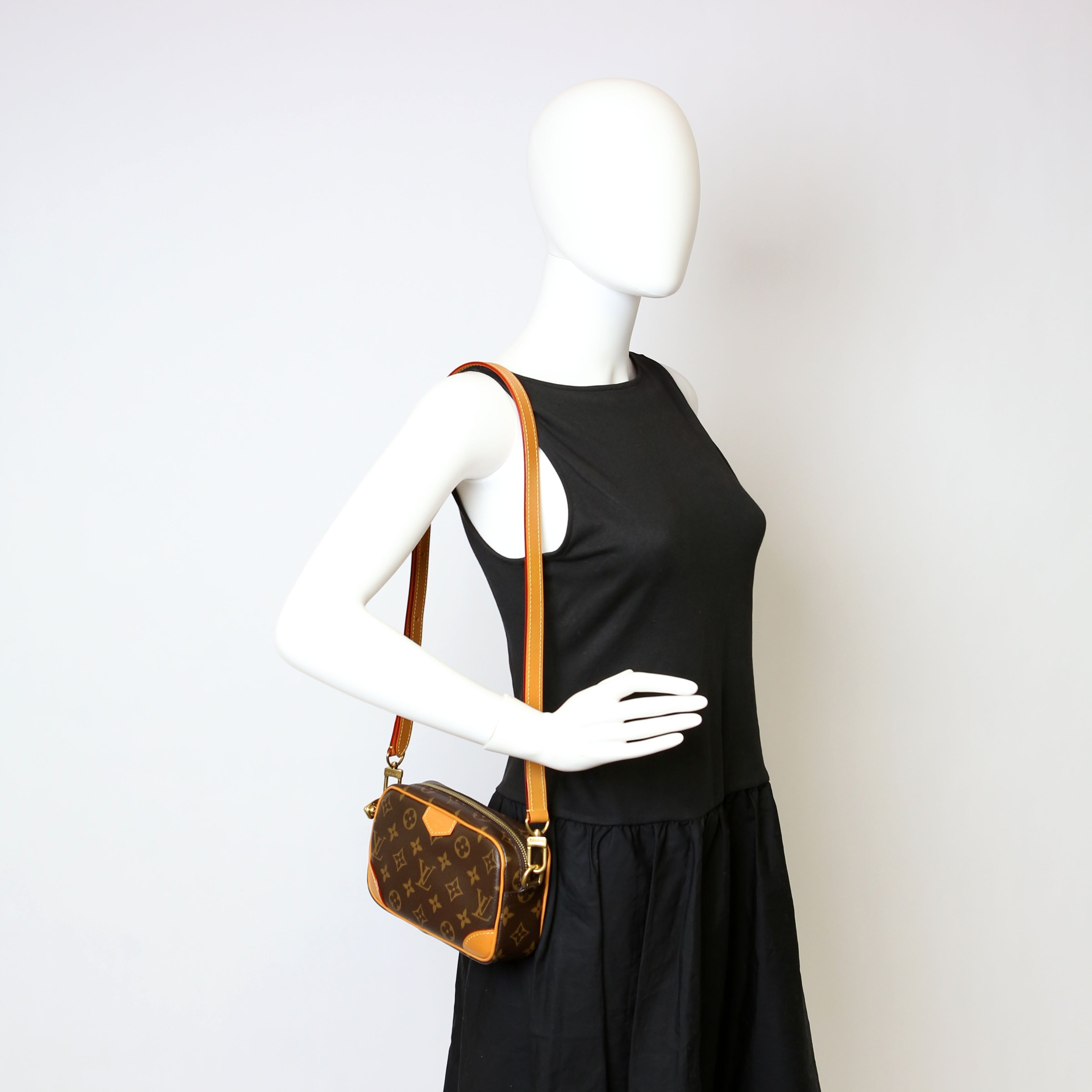 Trocadero Wearable Wallet Monogram