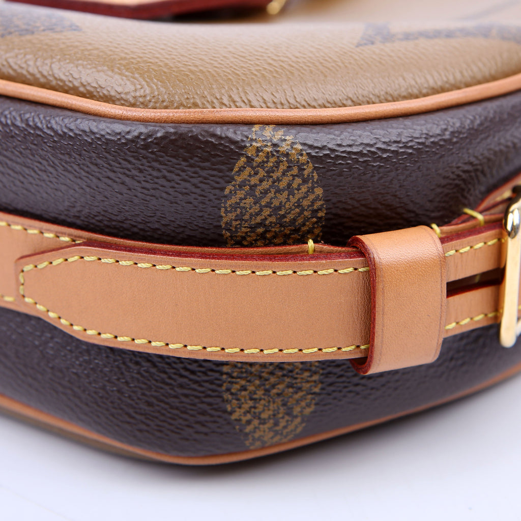 Boite Chapeau Reverse Giant Monogram