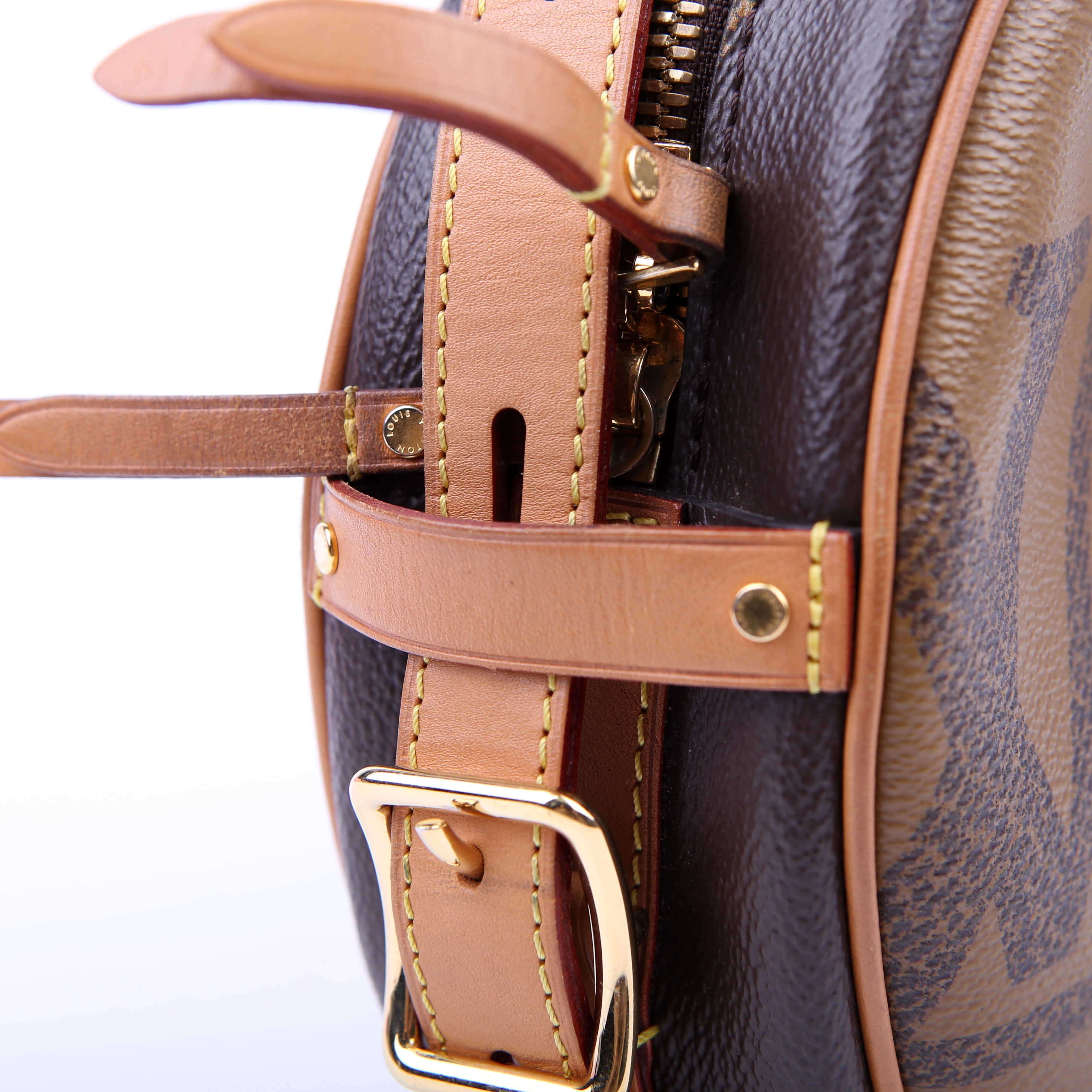 Boite Chapeau Reverse Giant Monogram