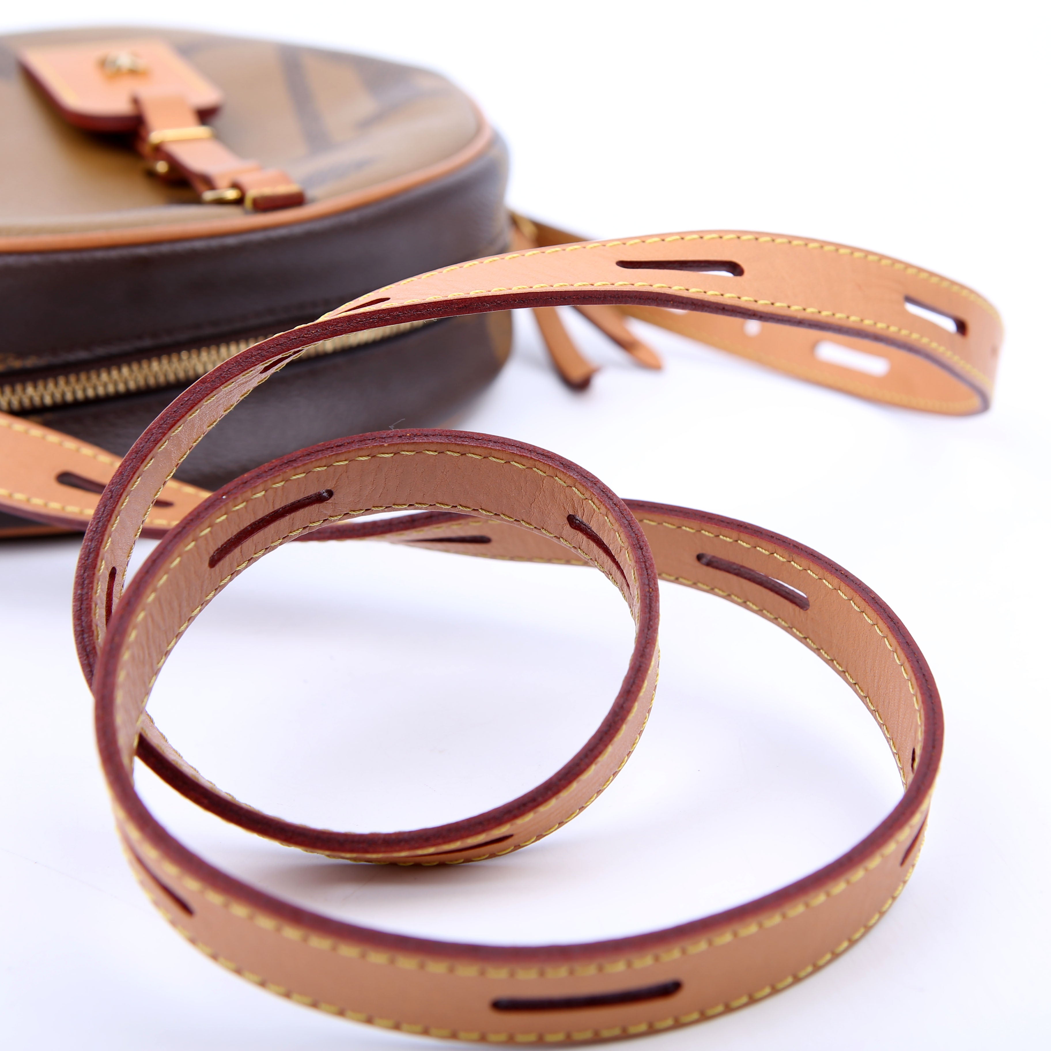 Boite Chapeau Reverse Giant Monogram