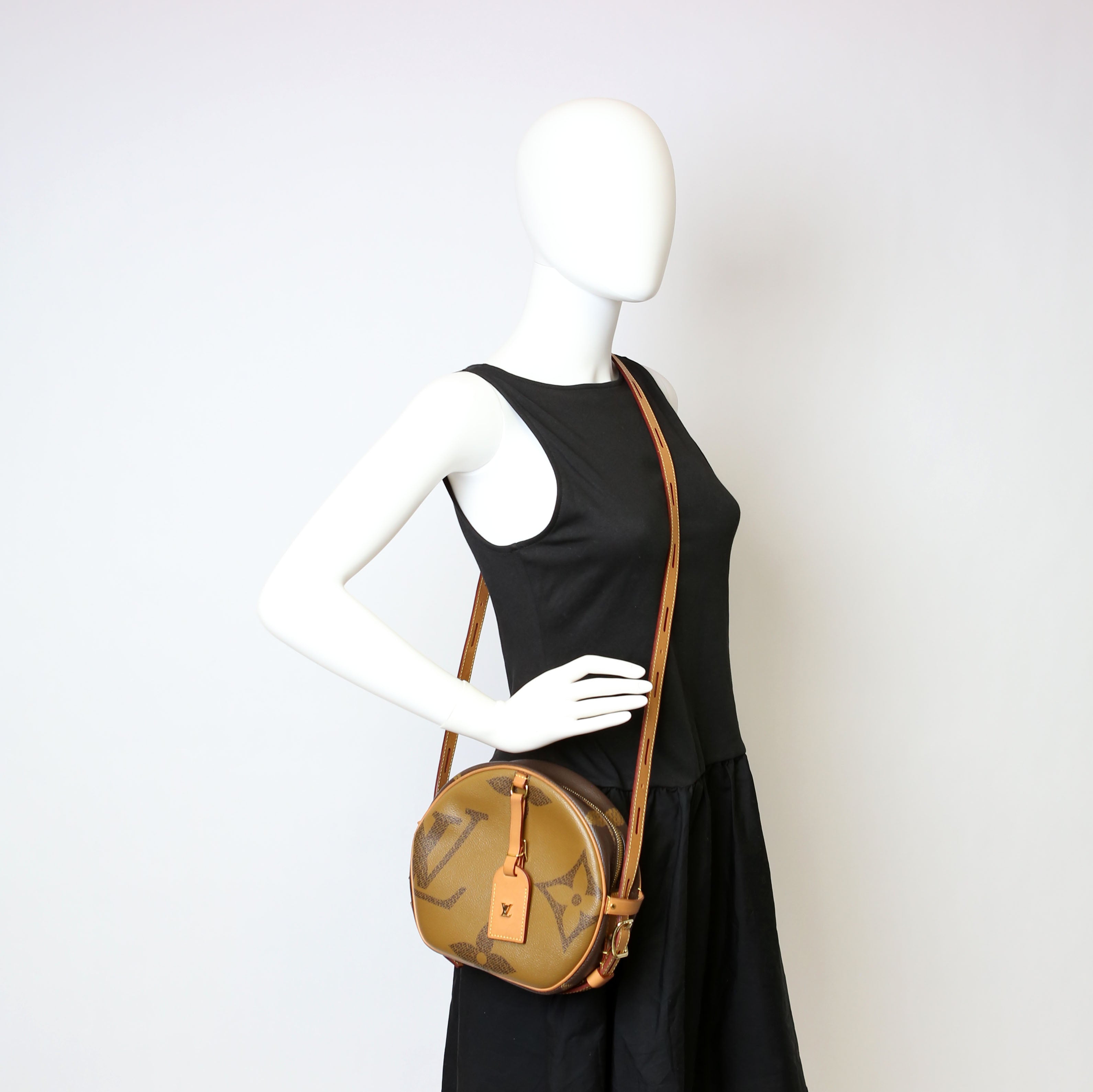 Boite Chapeau Reverse Giant Monogram