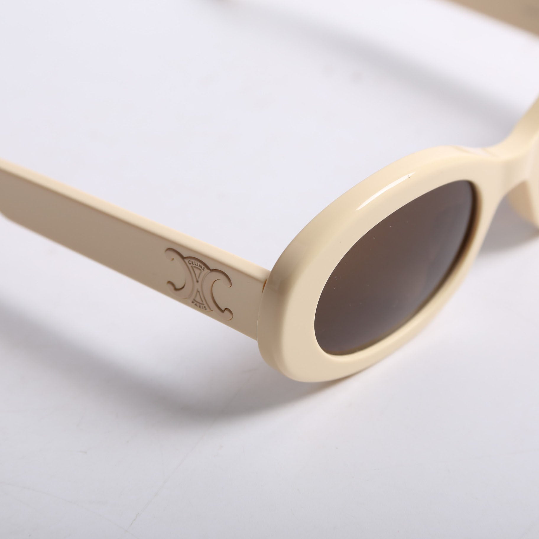 CL40194U Oval Sunglasses Cream