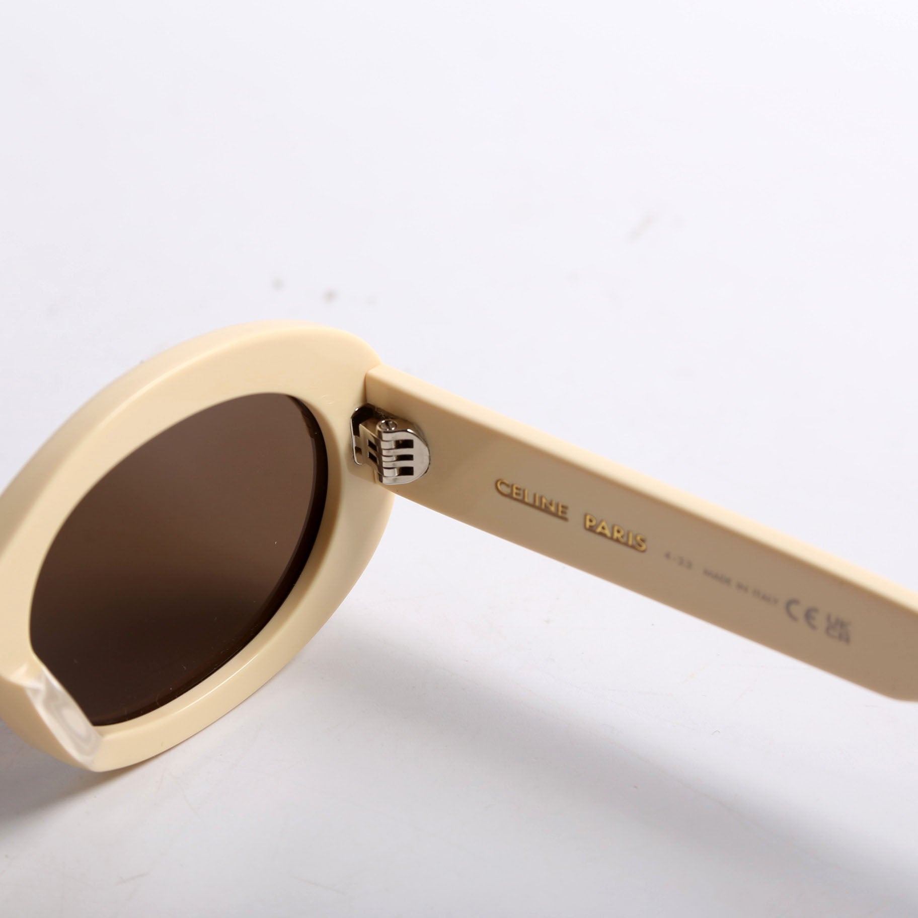 CL40194U Oval Sunglasses Cream