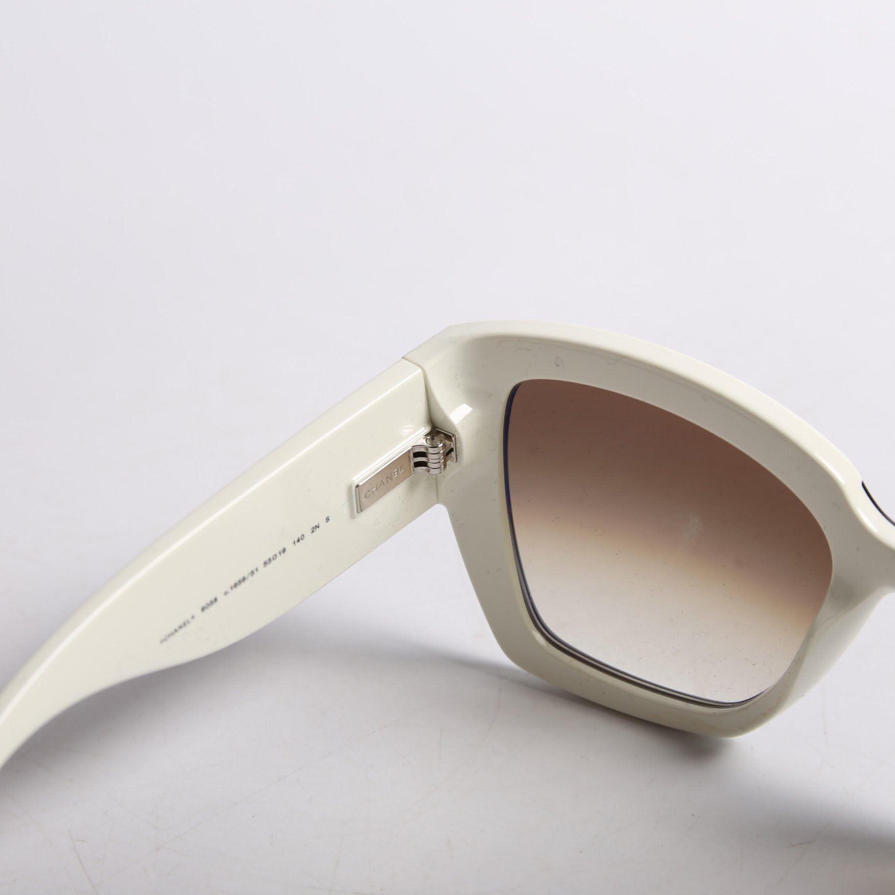 6058 CC Acetate Sunglasses Black/White