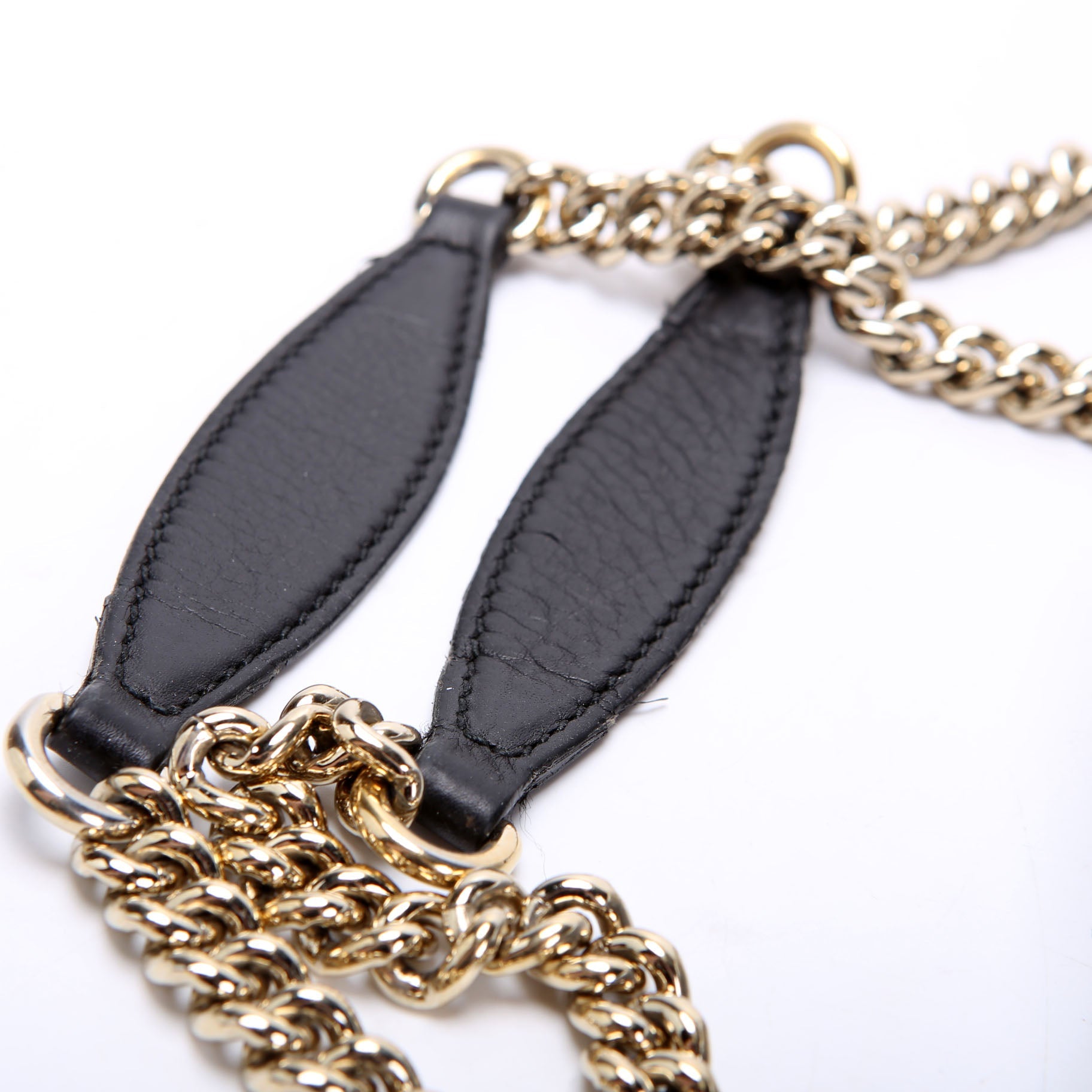308982 Soho Leather Shoulder Medium Black/Gold