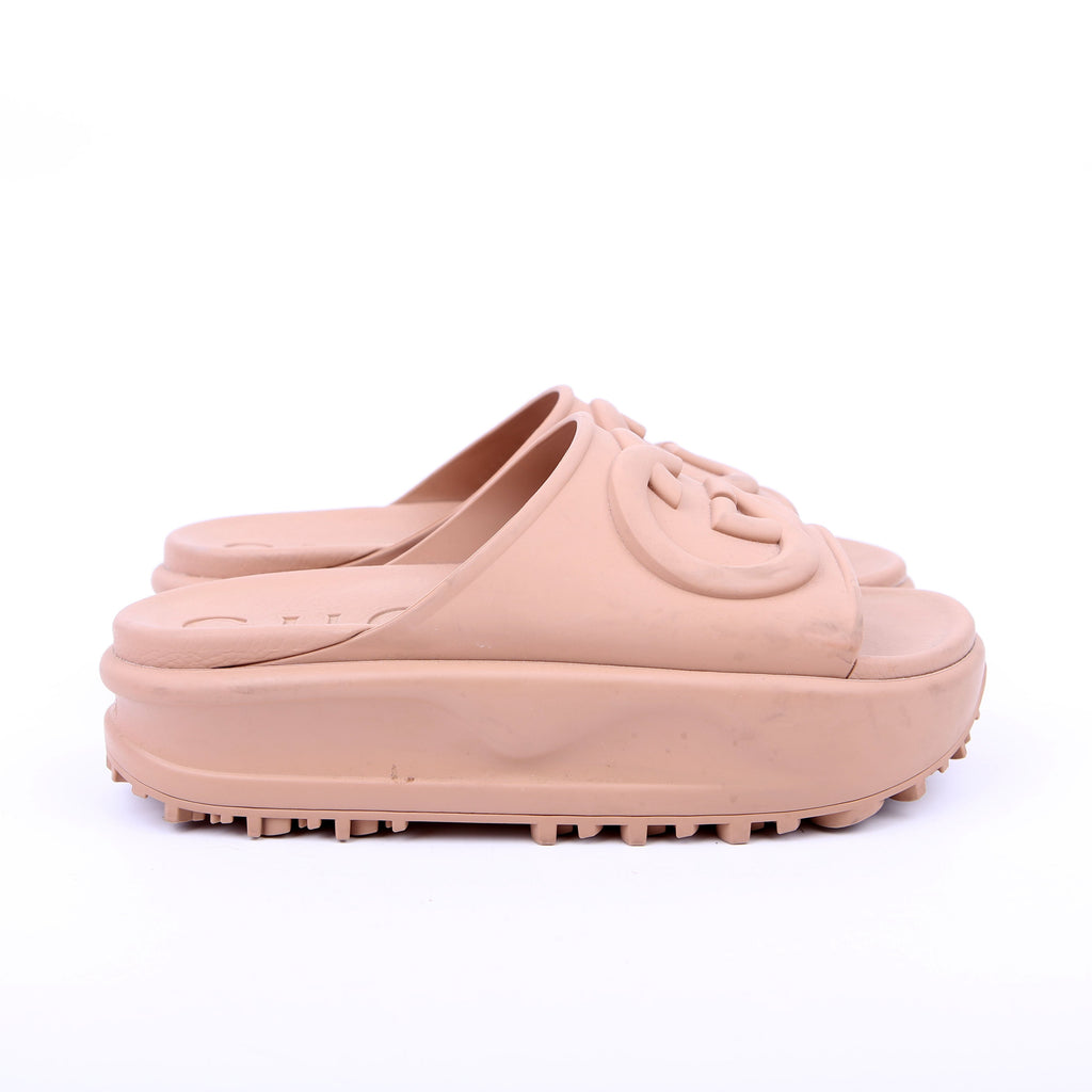 Gucci Interlocking GG Rubber Slides Size 36 Tan