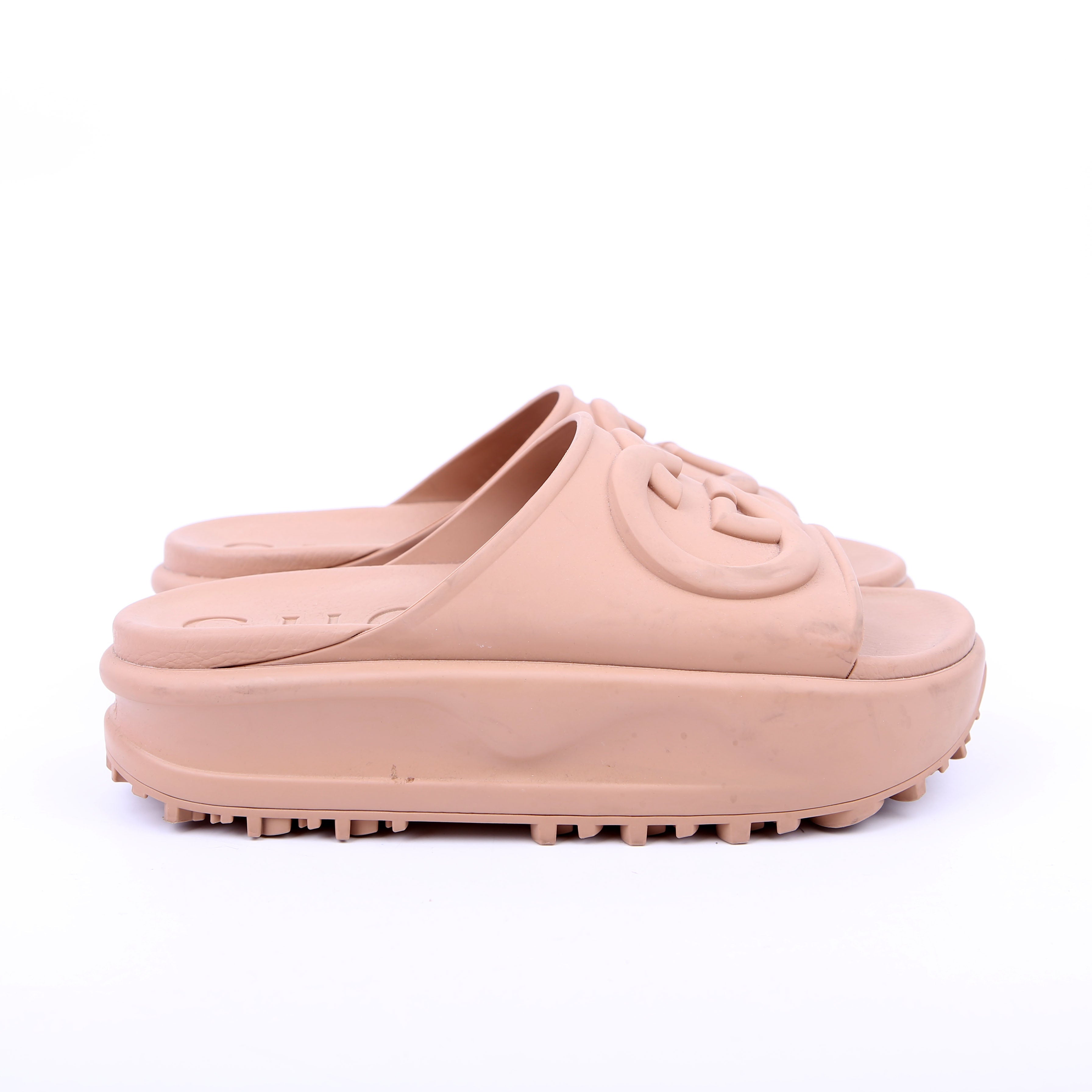 Gucci Interlocking GG Rubber Slides Size 36 Tan