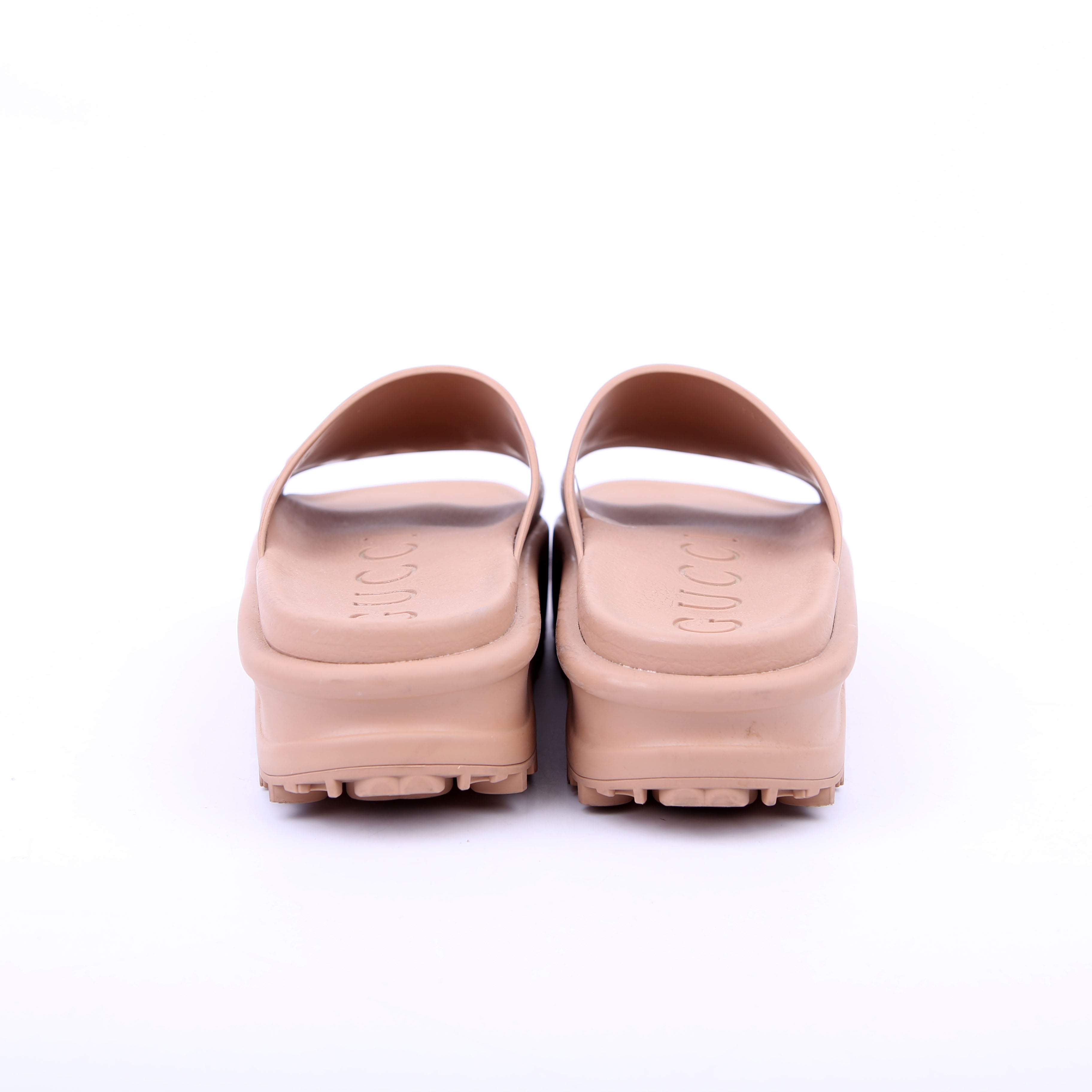 Gucci Interlocking GG Rubber Slides Size 36 Tan