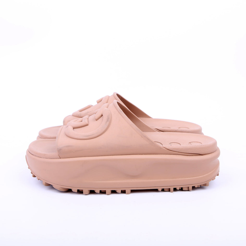 Gucci Interlocking GG Rubber Slides Size 36 Tan