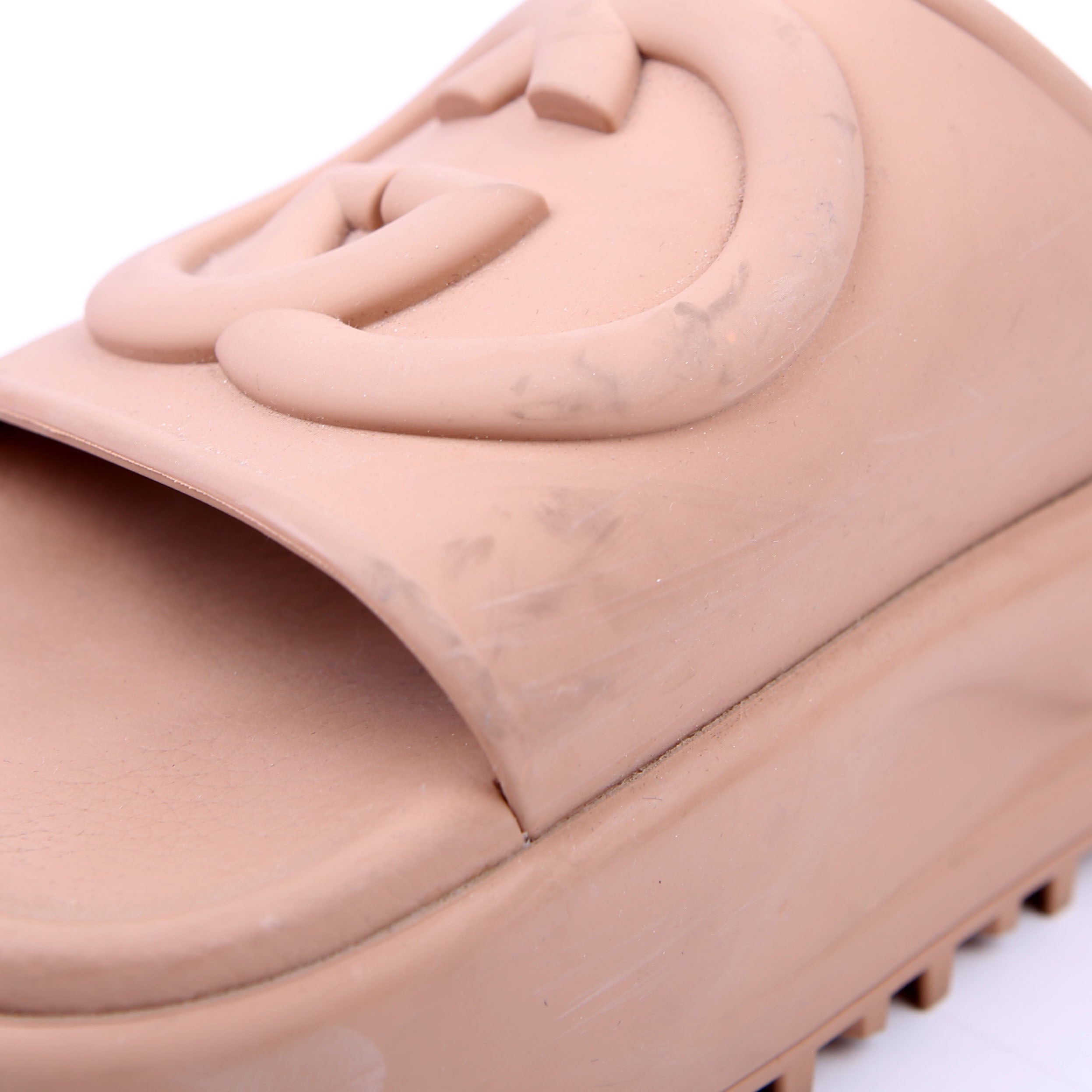 Gucci Interlocking GG Rubber Slides Size 36 Tan