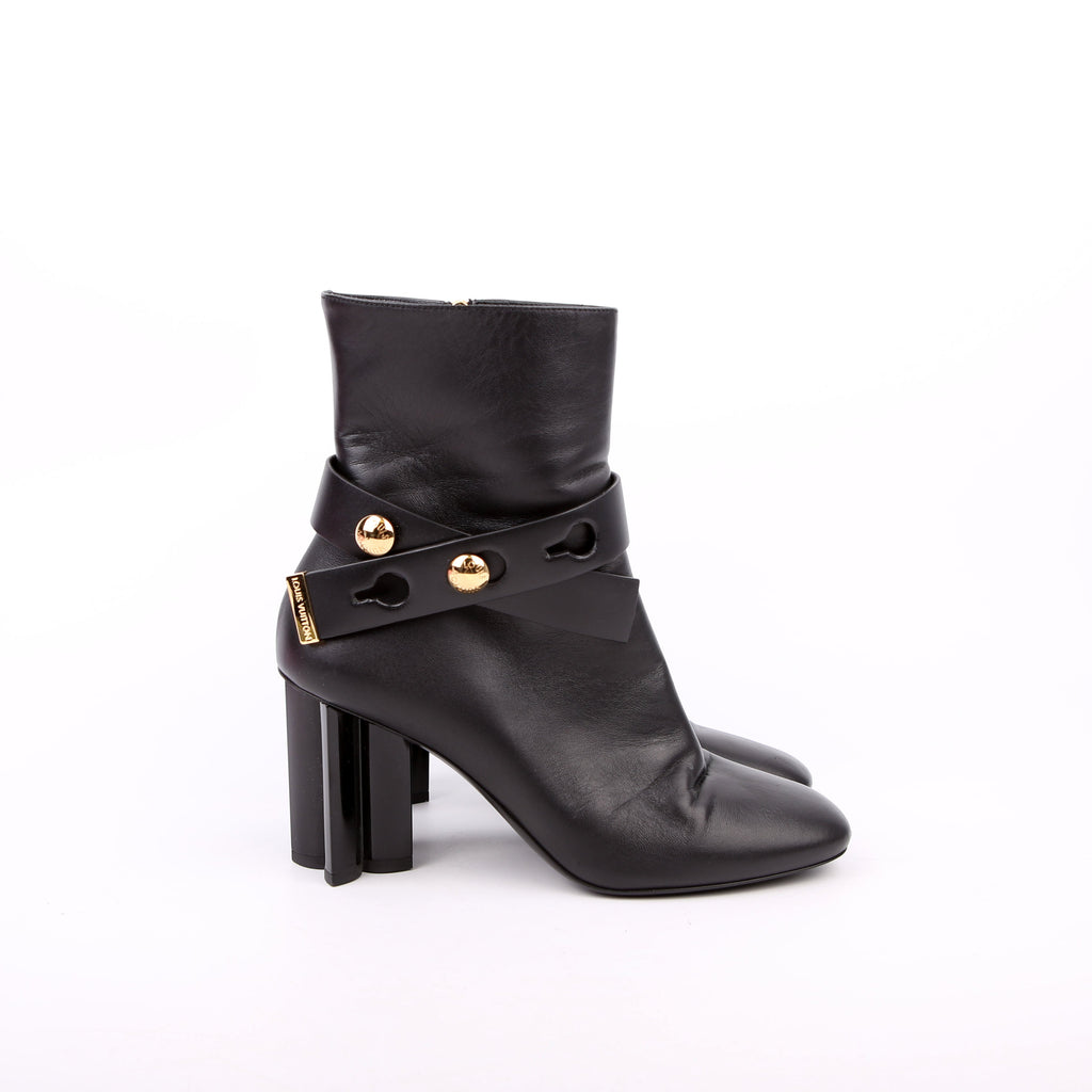 Belted Silhouette Leather Boots Size 39 Black