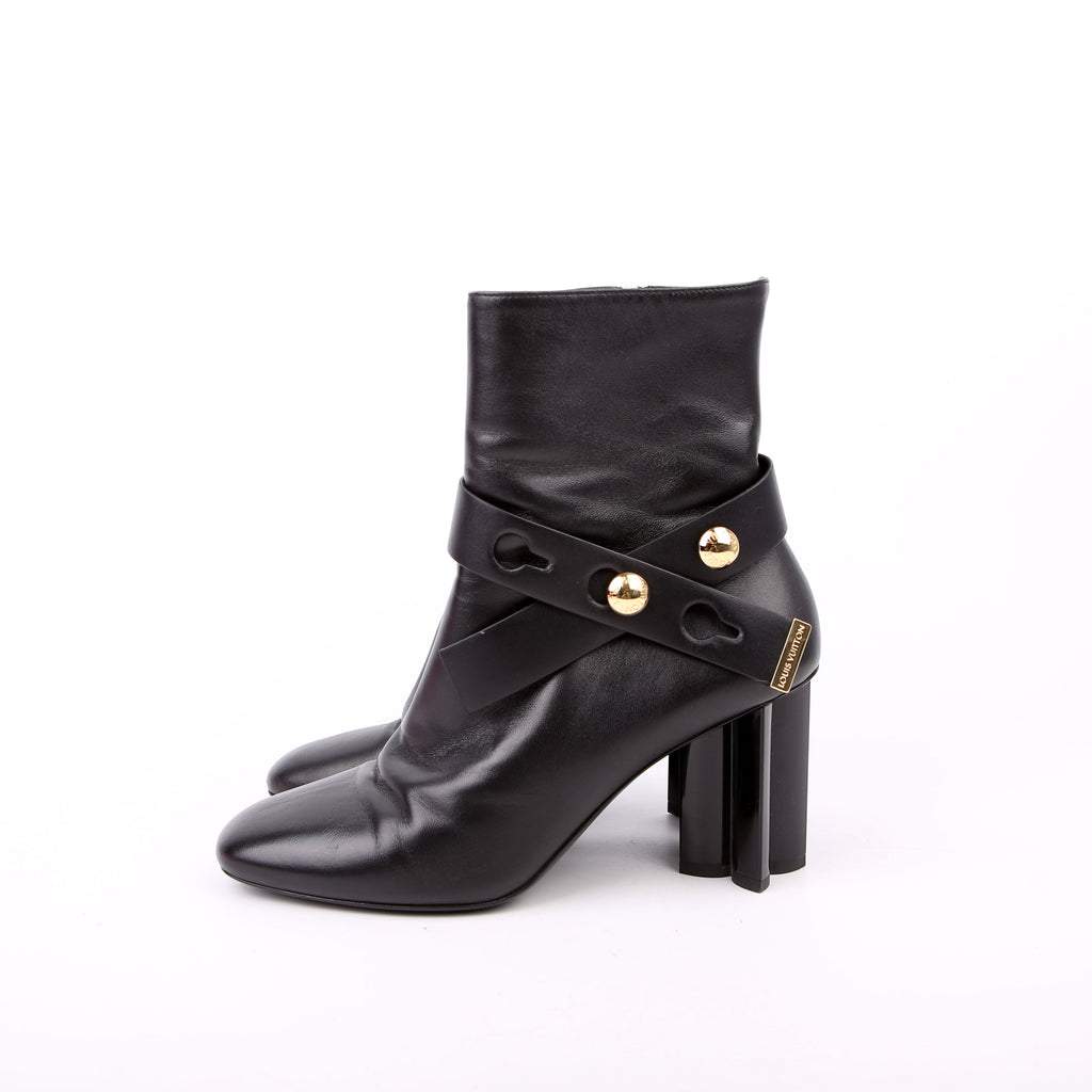 Belted Silhouette Leather Boots Size 39 Black