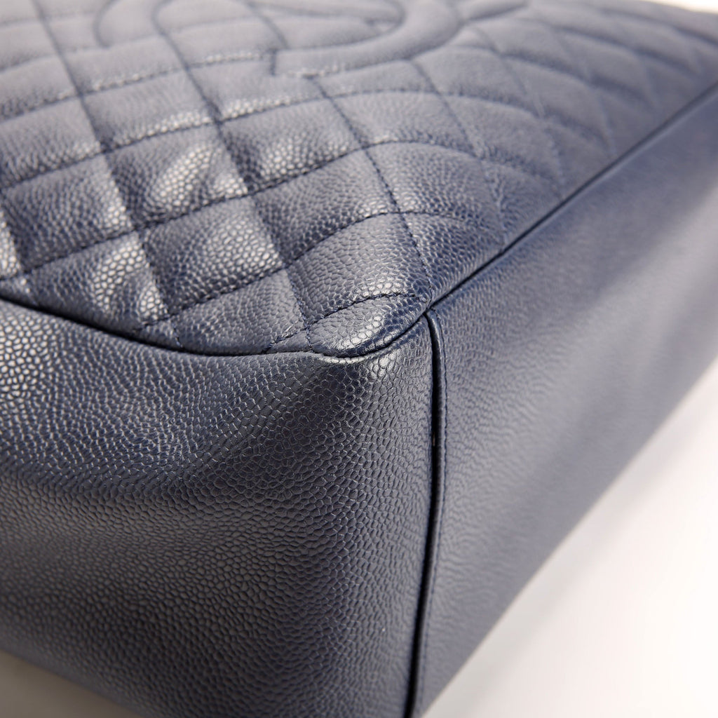 Grand Shopping Tote Caviar 18M Navy/Silver