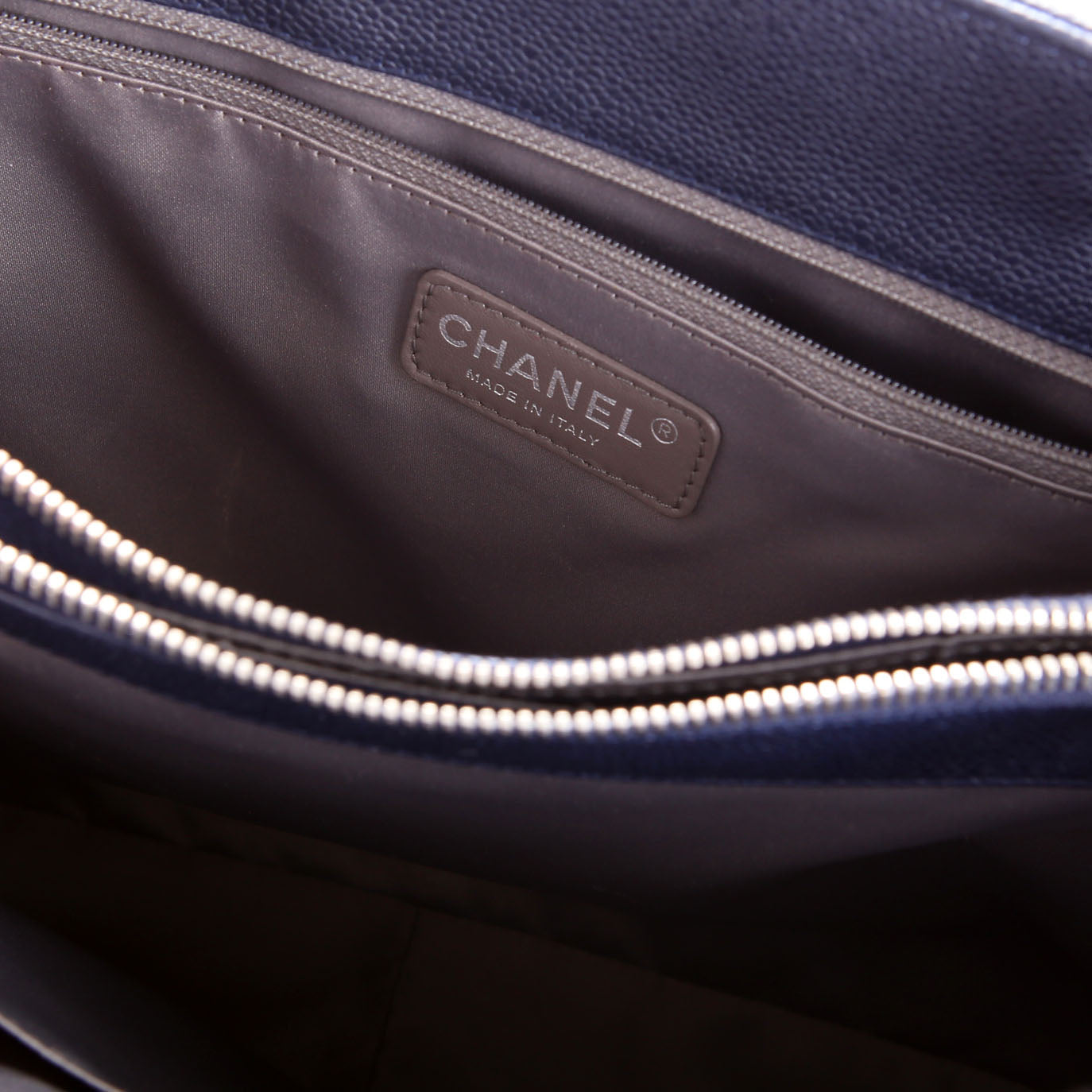 Grand Shopping Tote Caviar 18M Navy/Silver