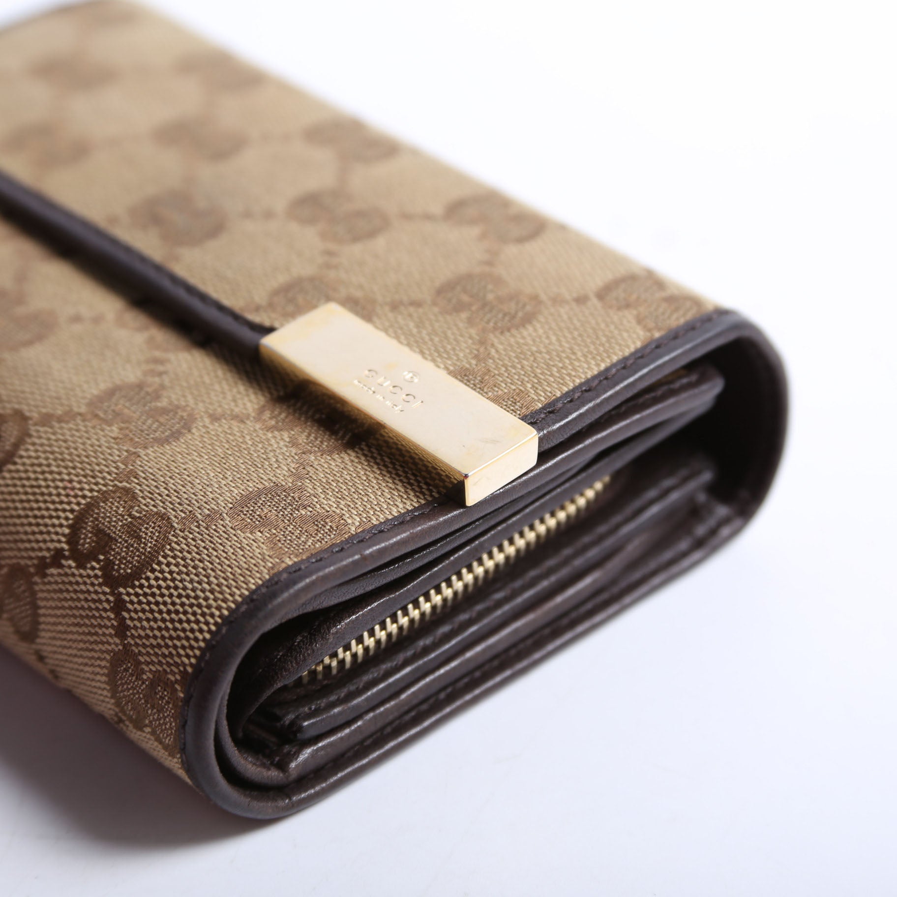 256935 GG Canvas Tri-Fold Compact Wallet
