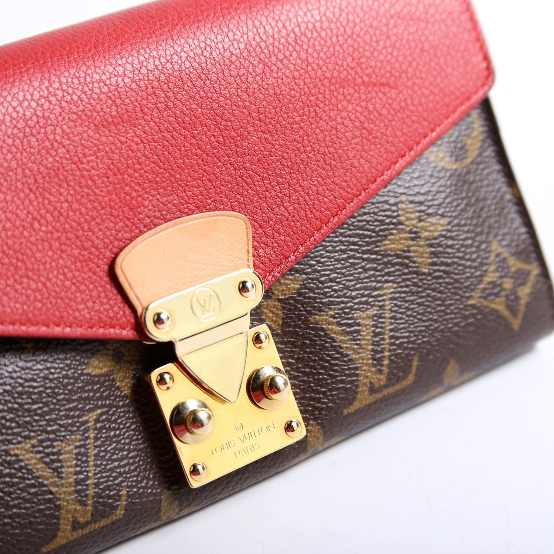 Pallas Wallet Monogram Long