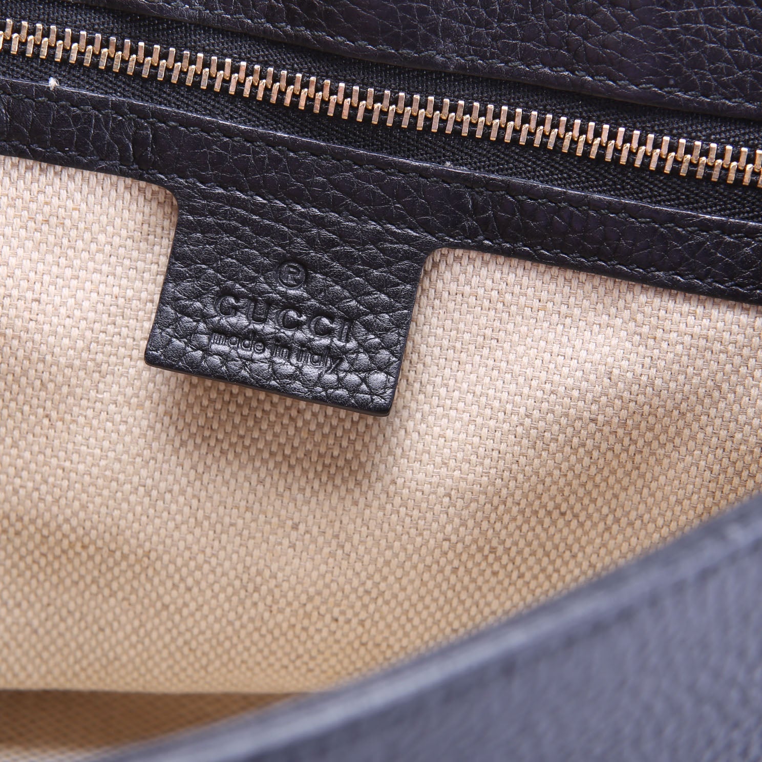 336752 Soho Chain Crossbody Medium