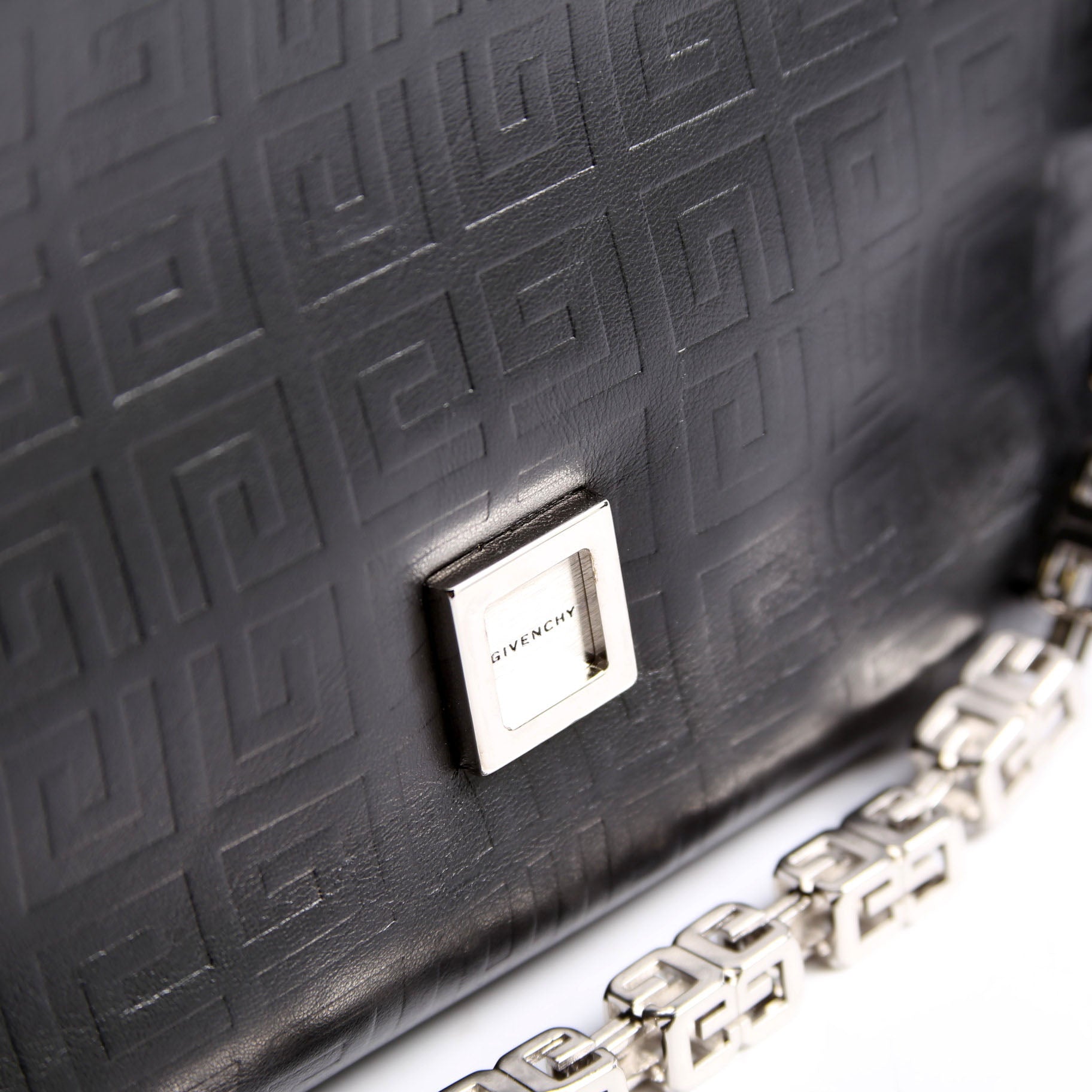 4G Soft Medium Leather Black