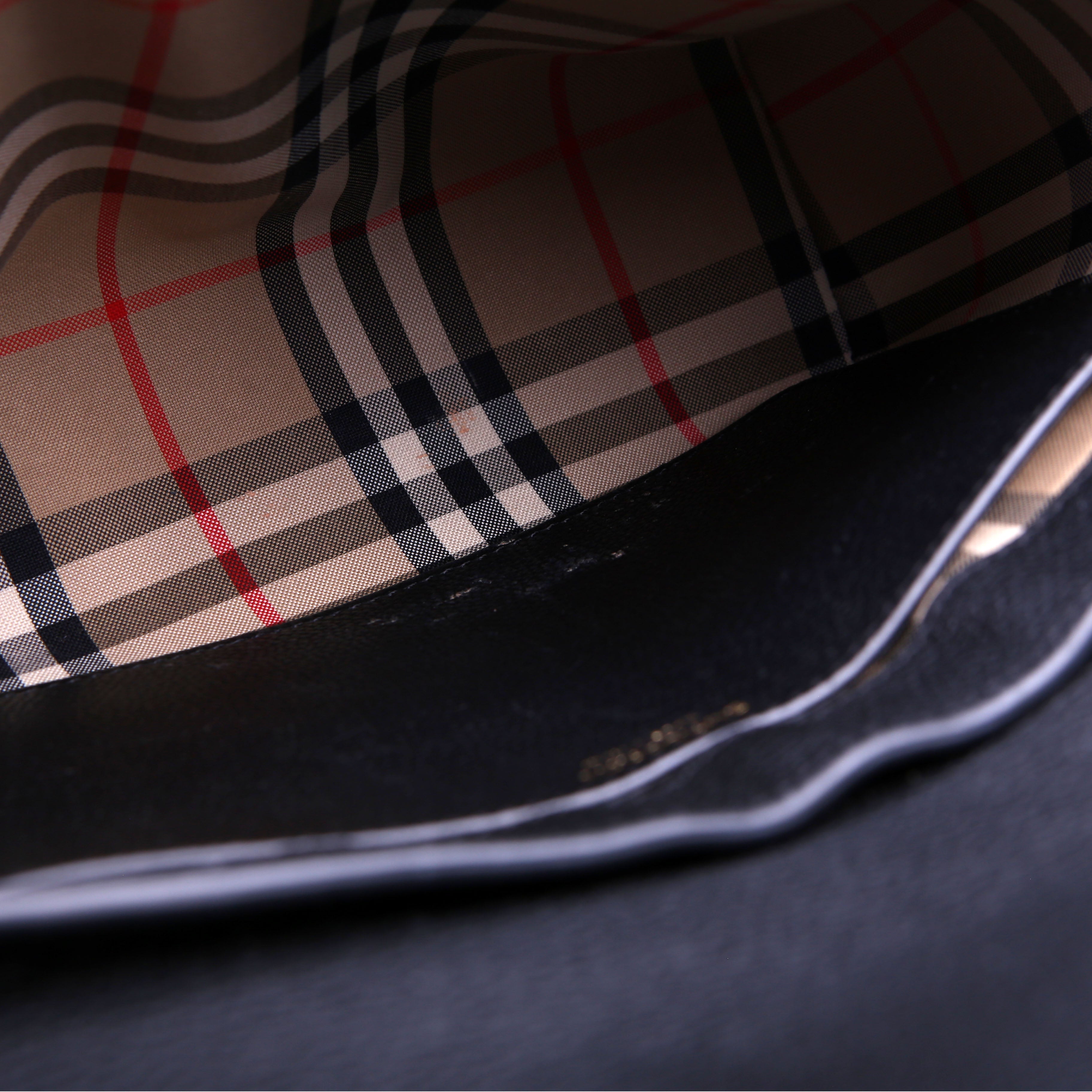 Vintage Check Note Crossbody Bag Black