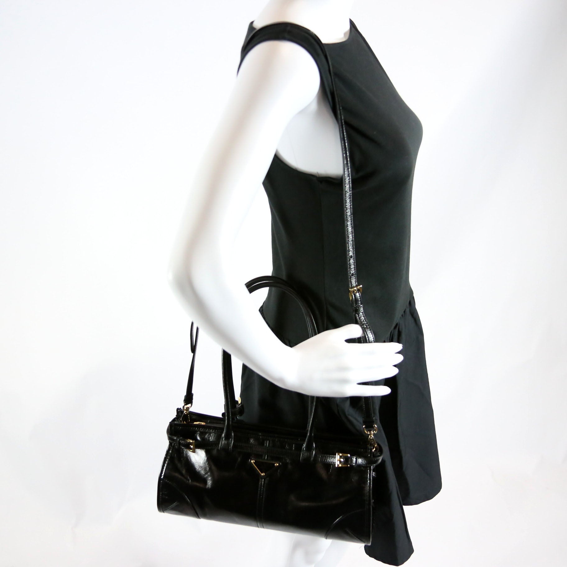 1BA426 Bonnie Medium Calfskin Shoulder Bag Black
