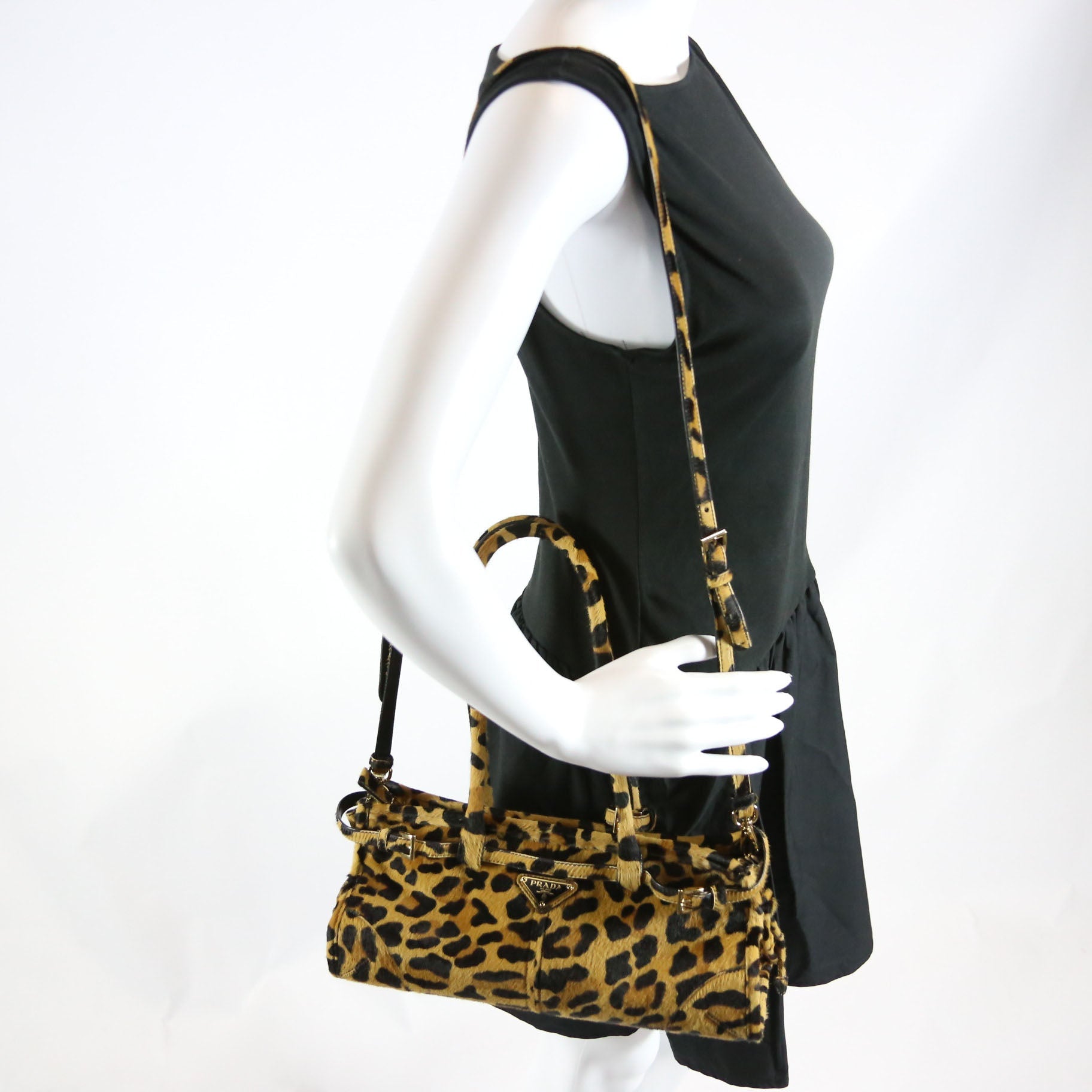 1BA426 Bonnie Medium Calf Hair Shoulder