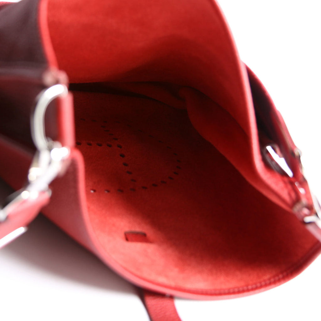 Evelyne III GM Red