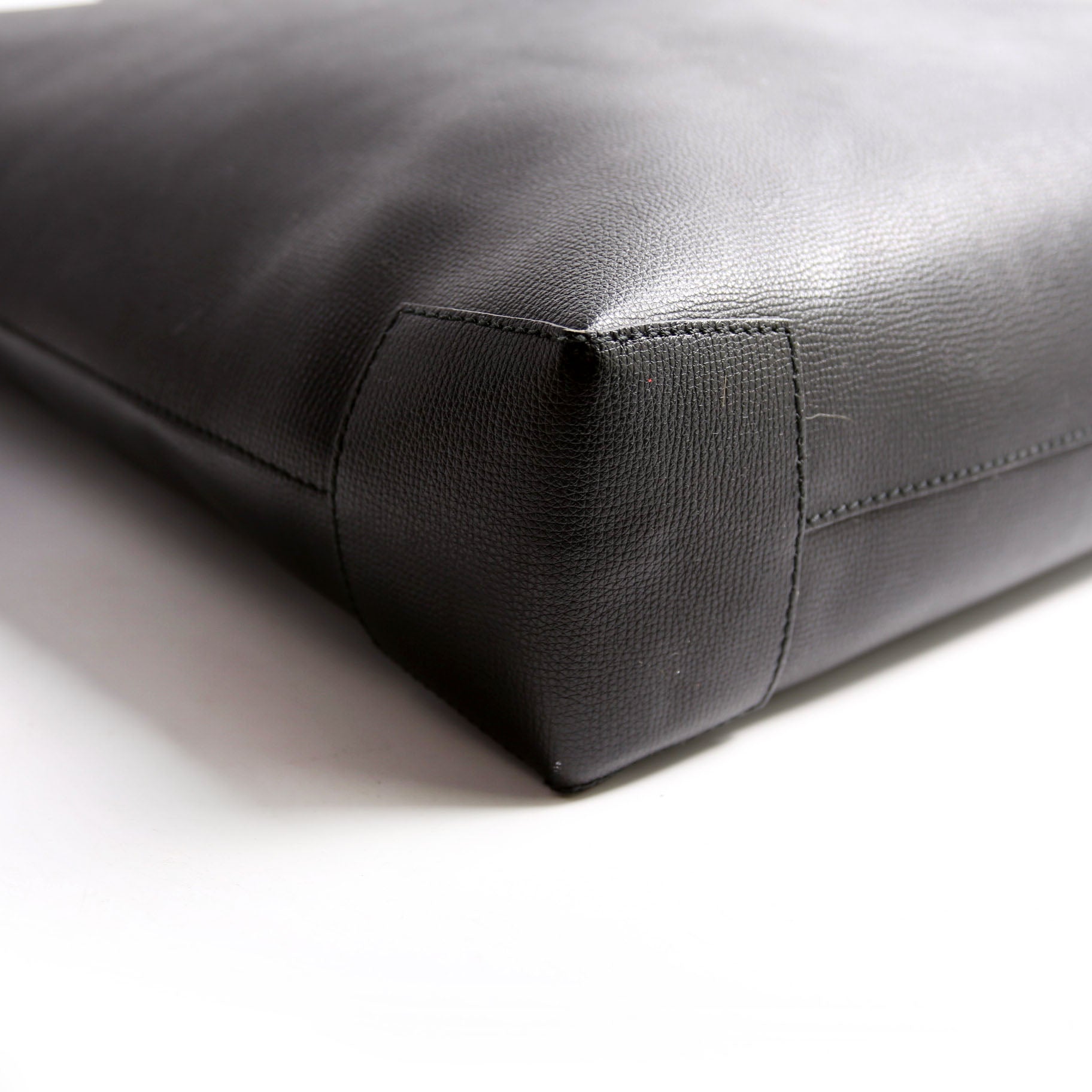 Grainy Leather Haymarket Check Vertical Tote