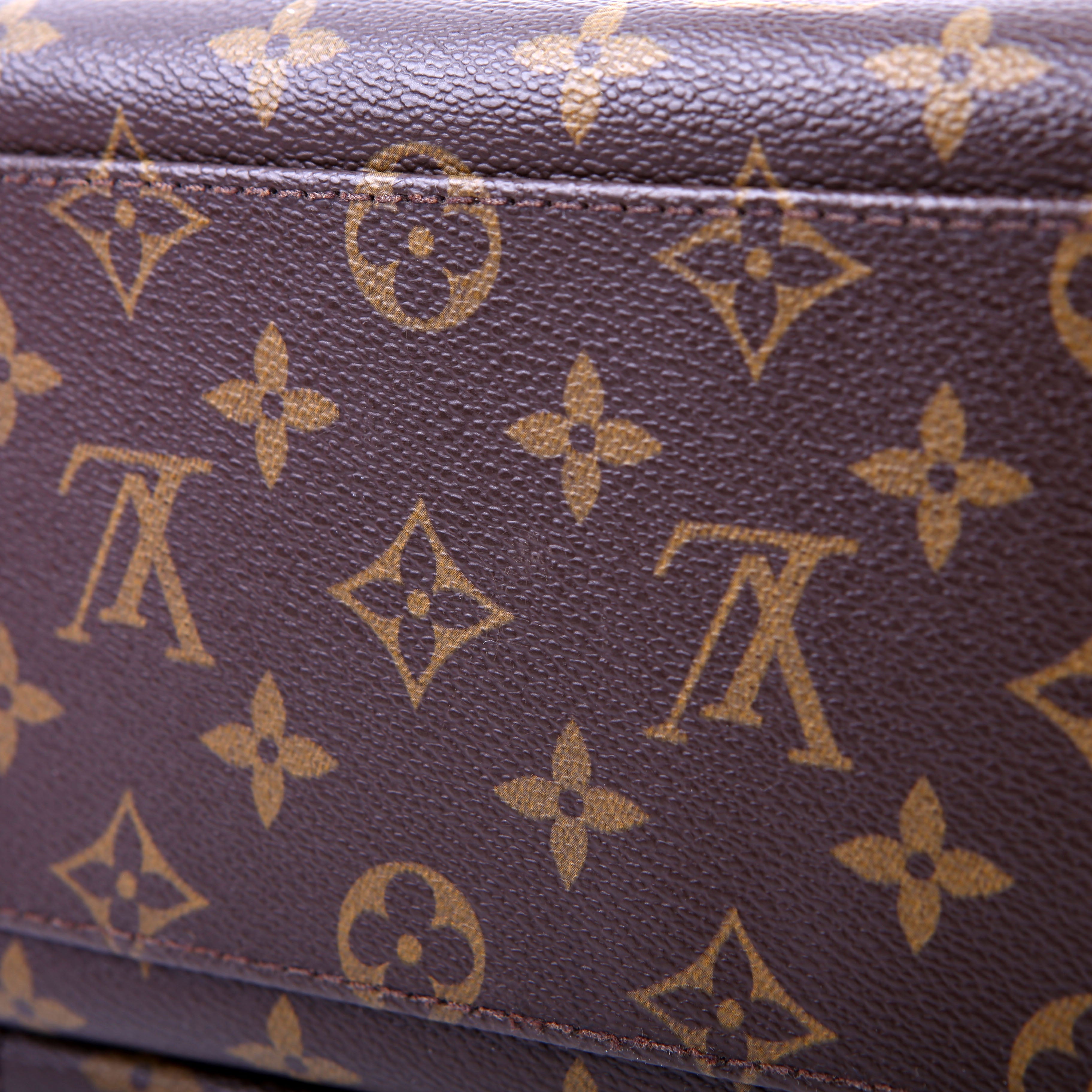 Manhattan PM Monogram